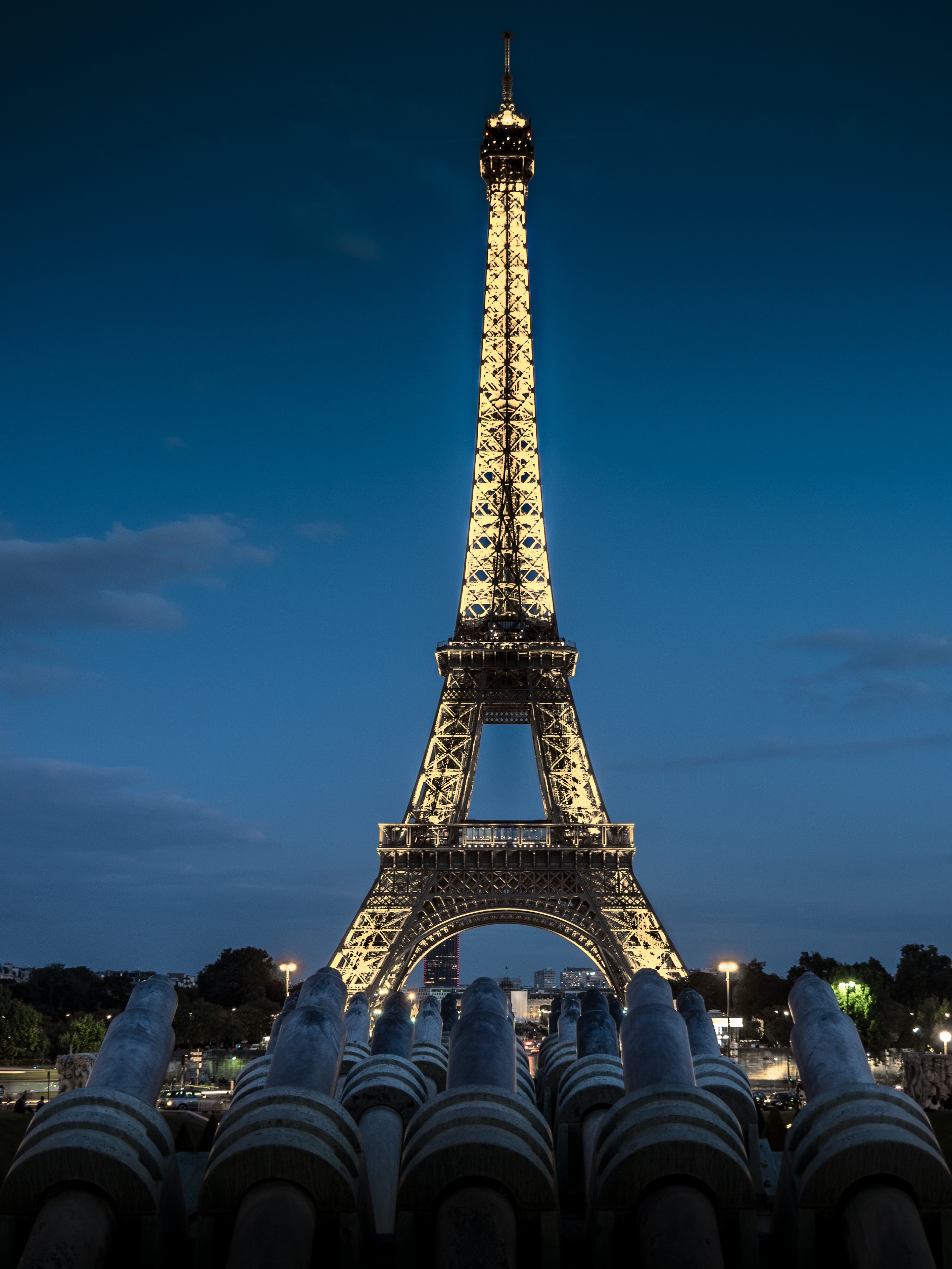 Background Eiffel Tower