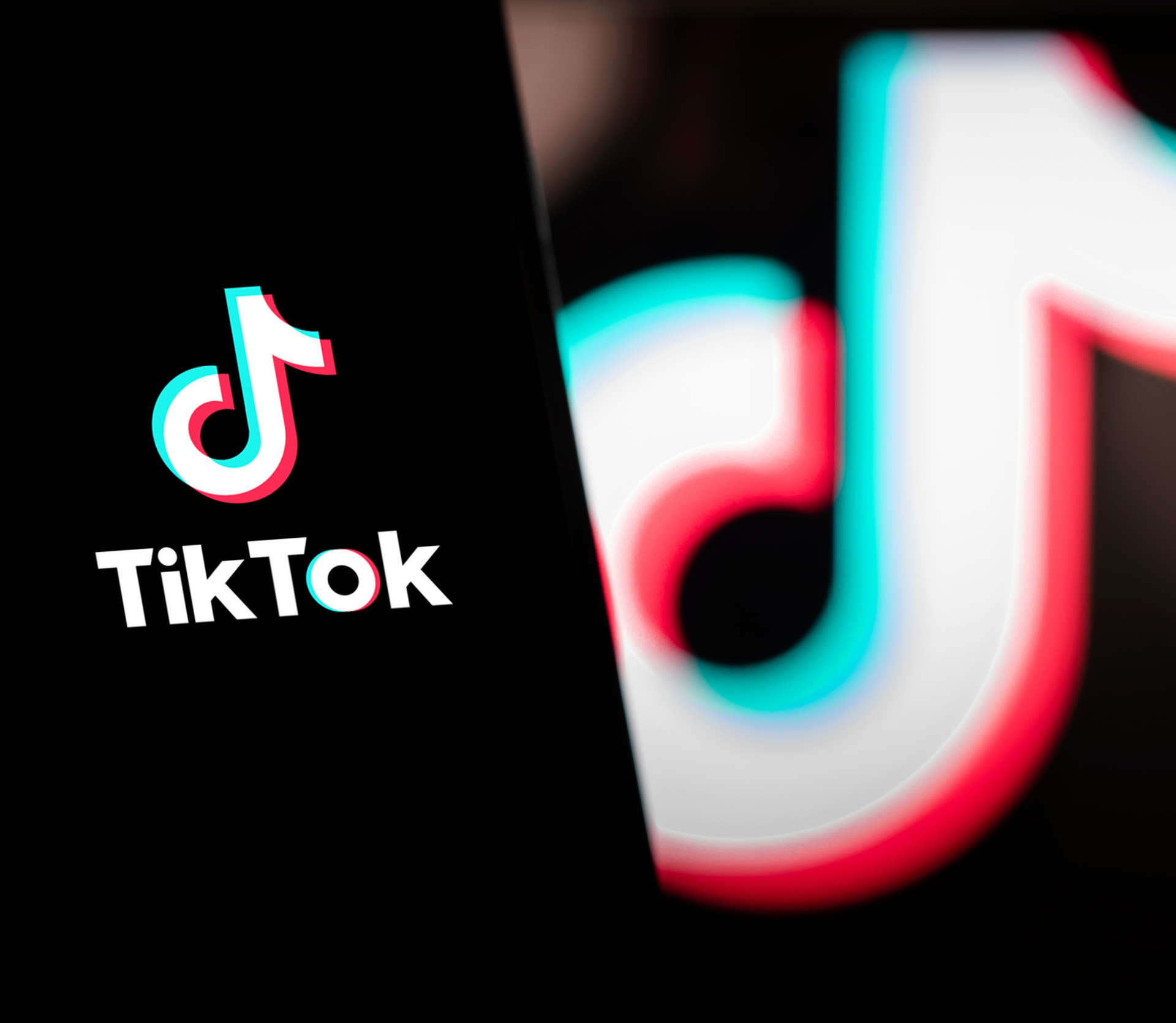 Background Tiktok Logo