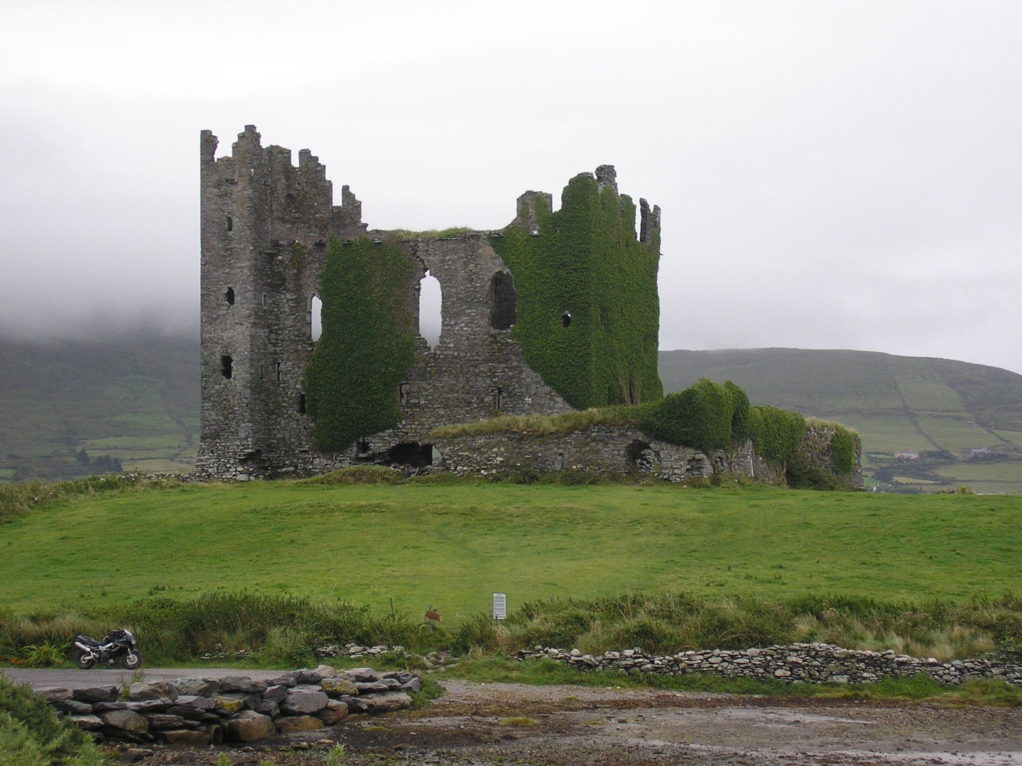 Ballycarbery Castle Wallpapers