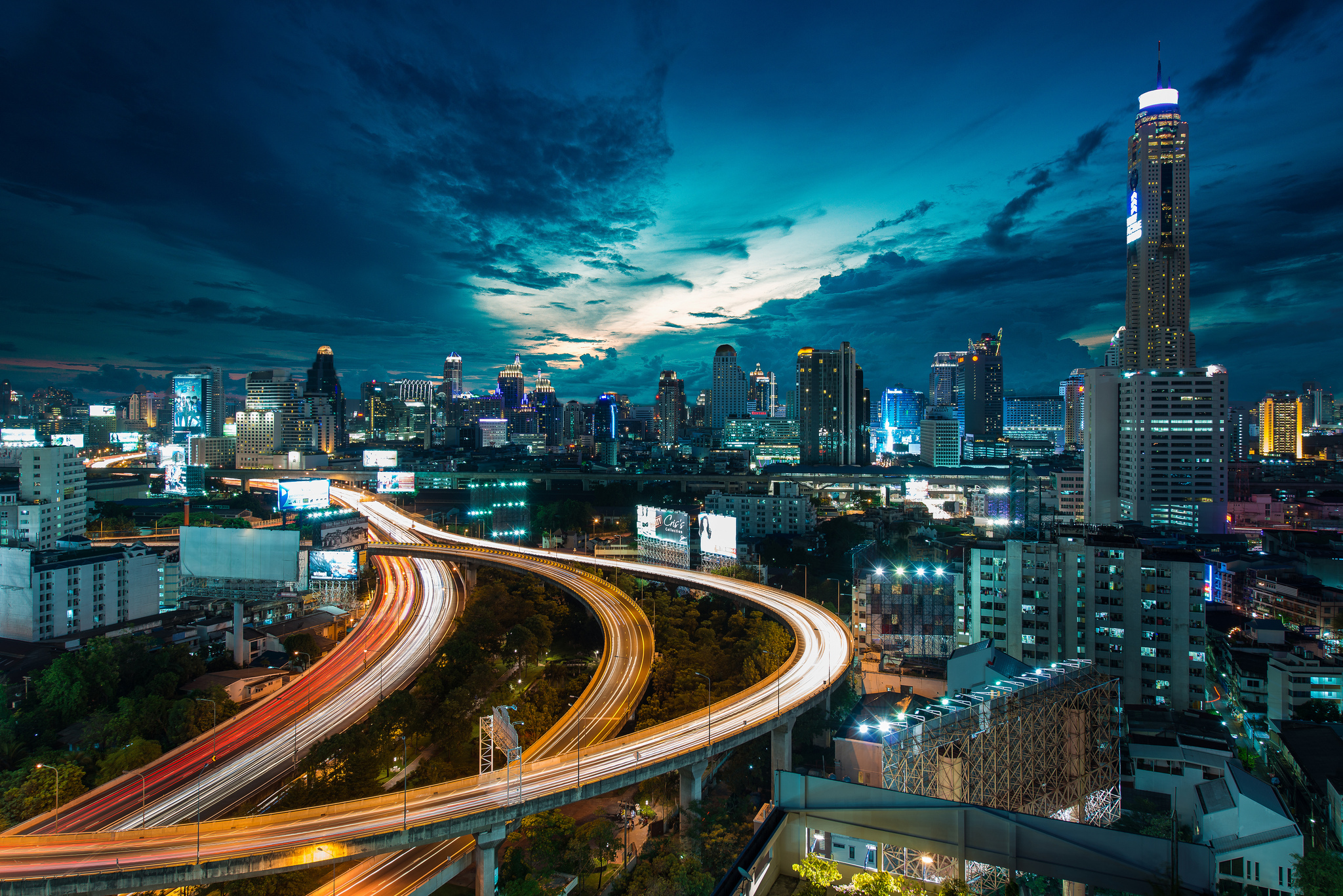 Bangkok Skyscraper In Night Wallpapers