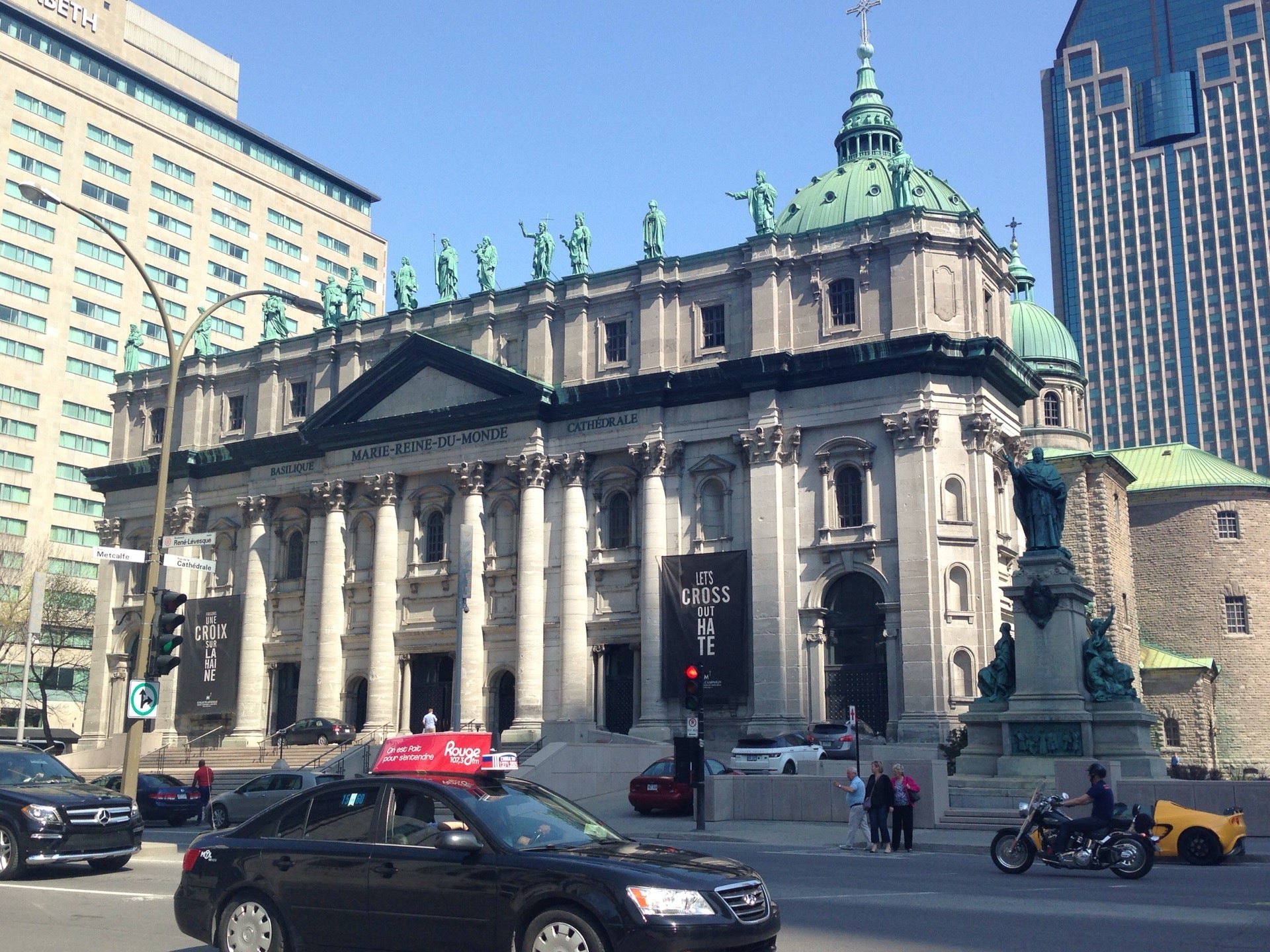 Basilique-Cathedrale Marie-Reine Du Monde In Montreal Wallpapers