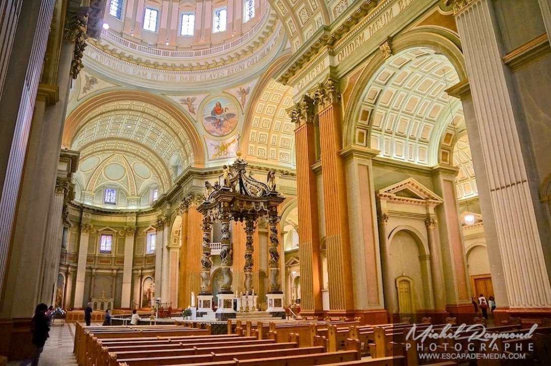 Basilique-Cathedrale Marie-Reine Du Monde In Montreal Wallpapers