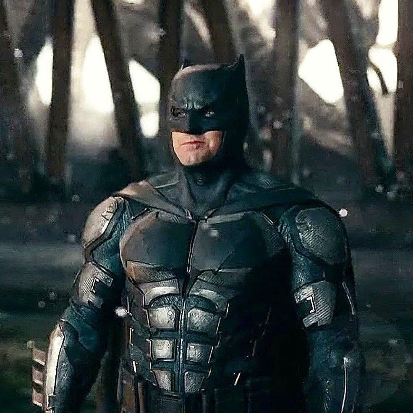 Batman Suit Wallpapers