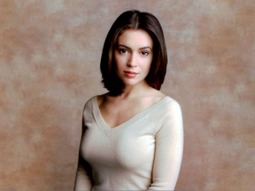 Beautiful Alyssa Milano Portrait in Pink Dress Wallpapers