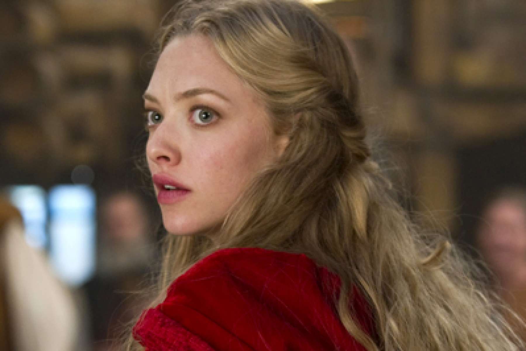 Beautiful Amanda Seyfried Intense look Wallpapers