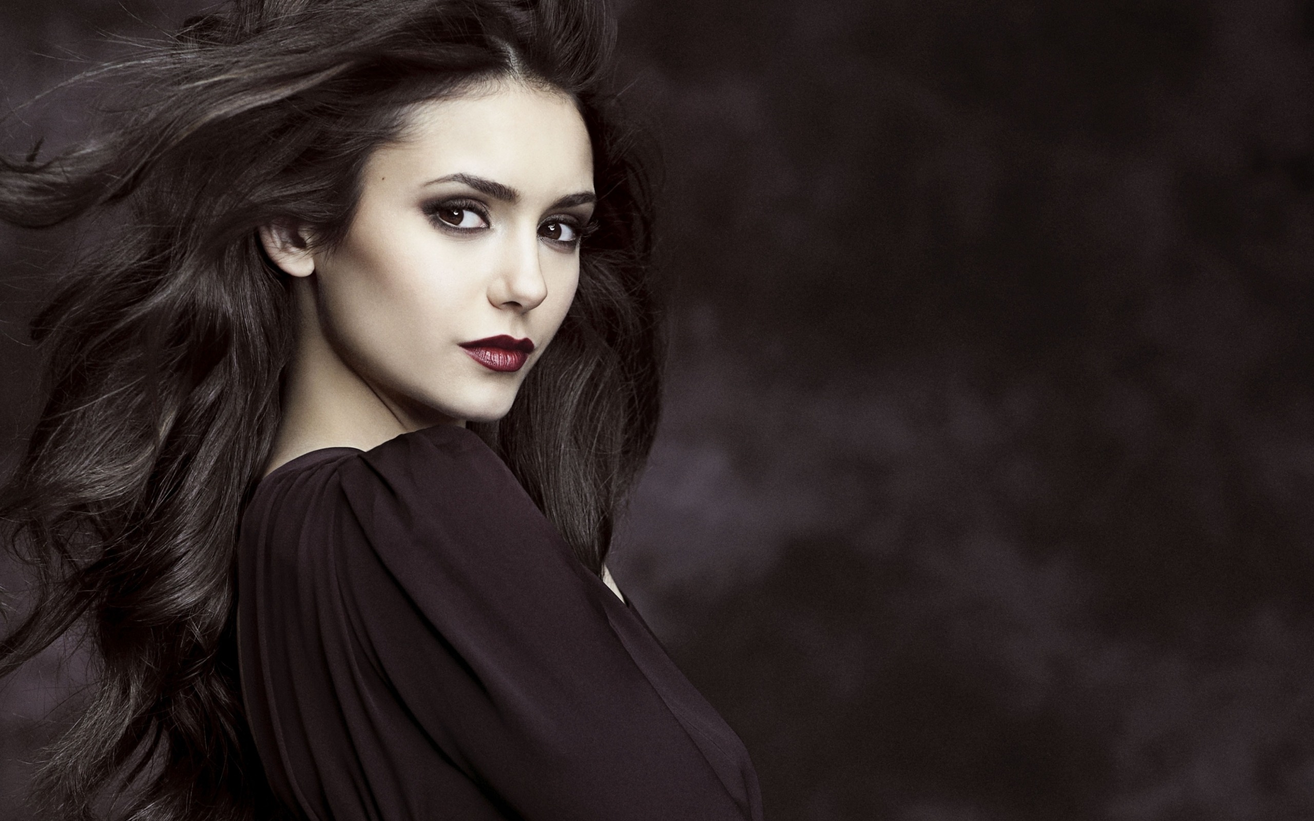 Beautiful Canadian Actress Nina Dobrev Wallpapers