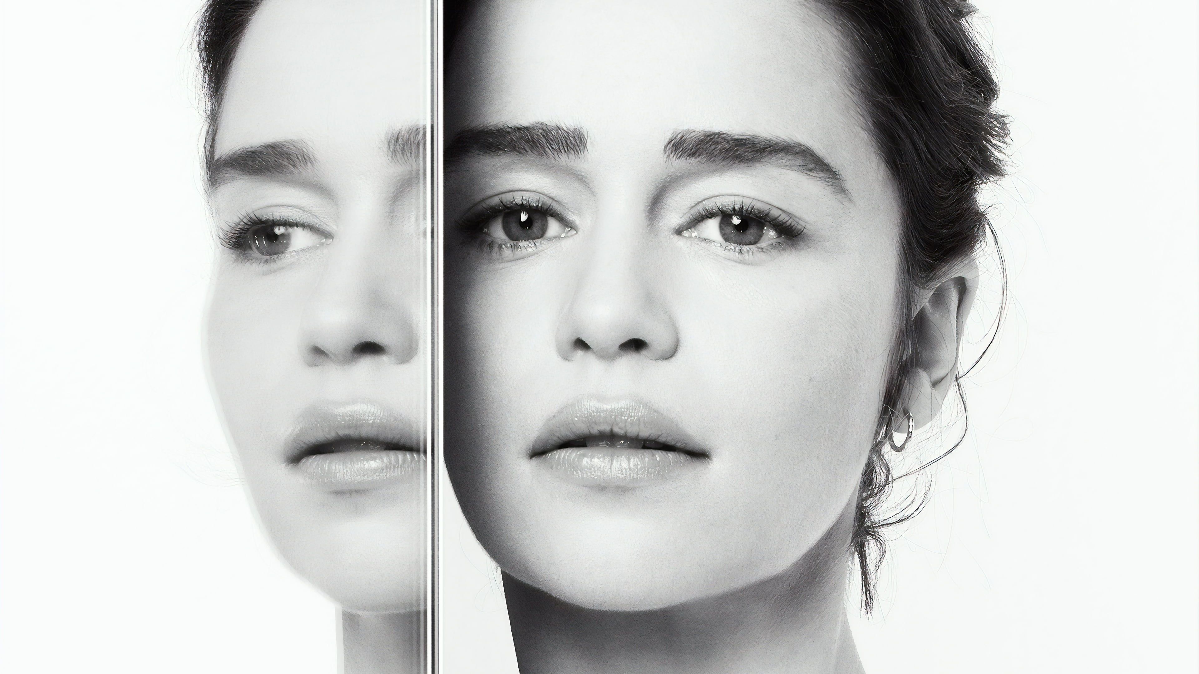 Beautiful Emilia Clarke Monochrome Wallpapers