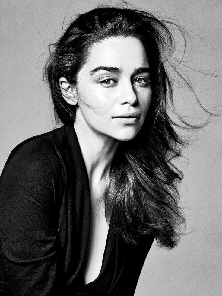 Beautiful Emilia Clarke Monochrome Wallpapers