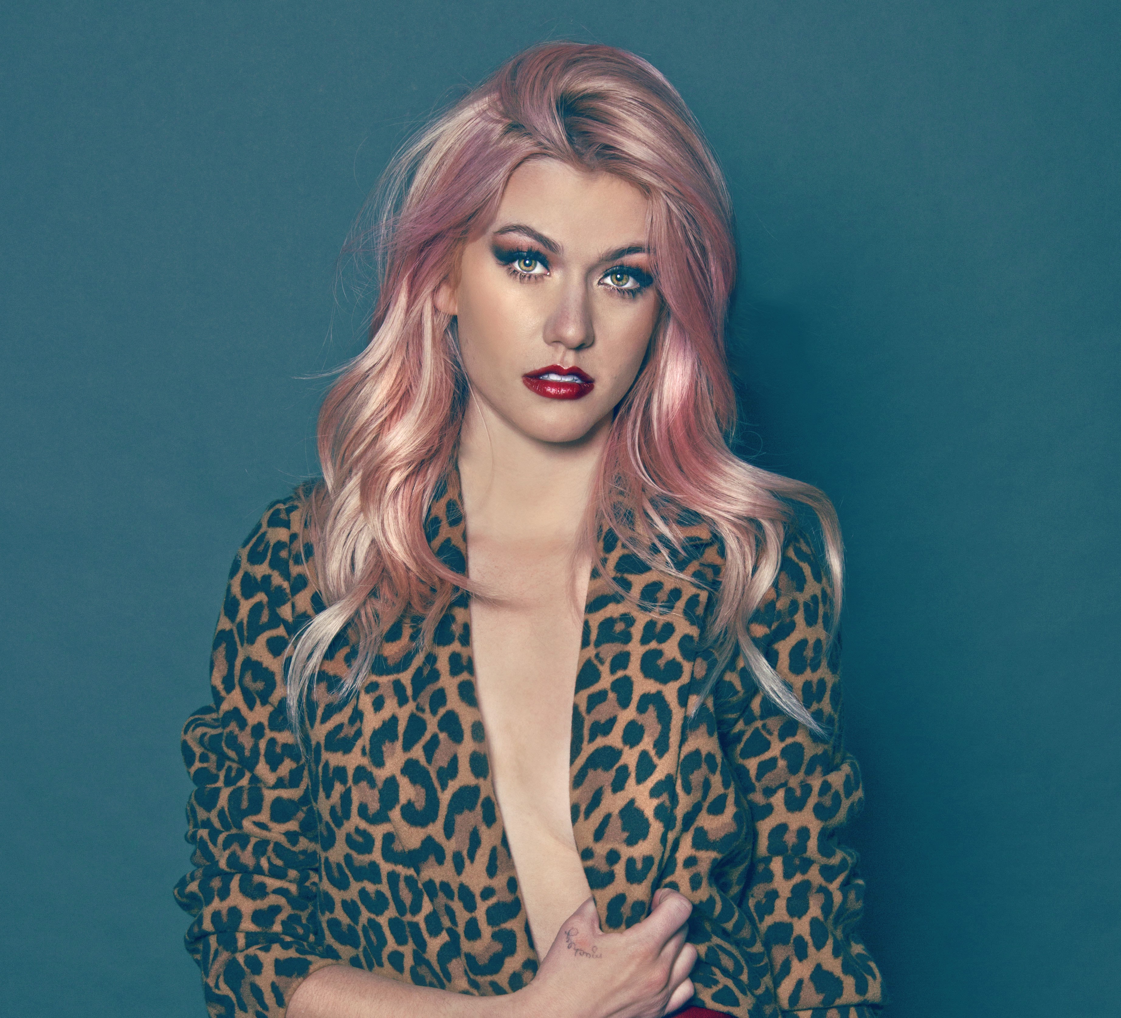 Beautiful Katherine McNamara 2020 Wallpapers