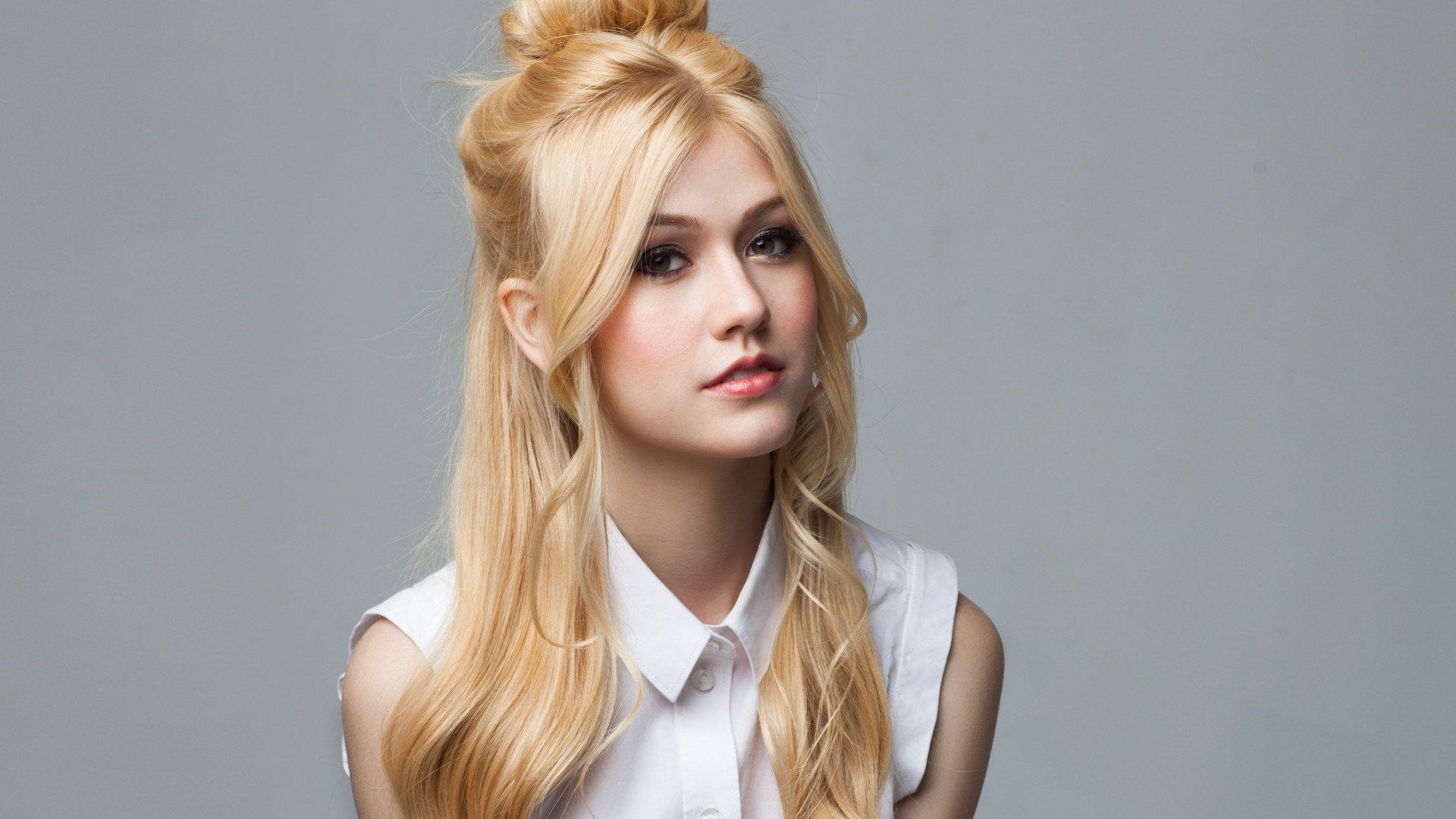 Beautiful Katherine McNamara Wallpapers