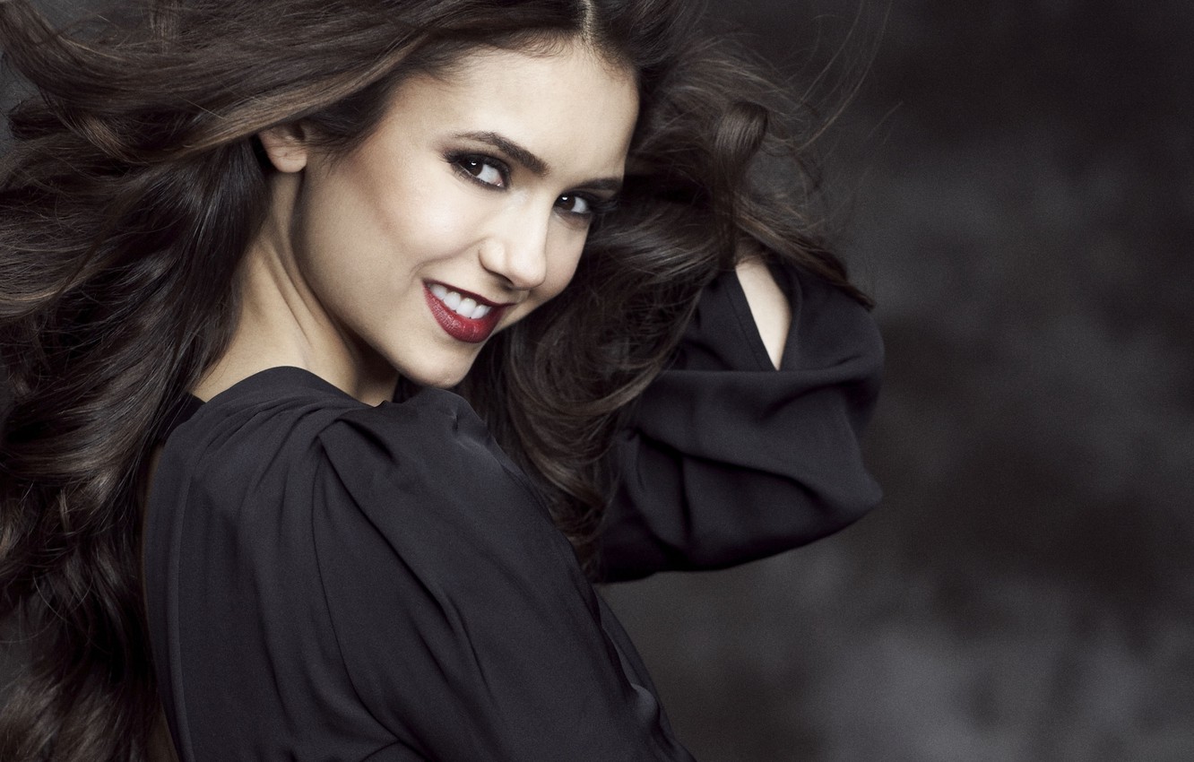 Beautiful Nina Dobrev Wallpapers