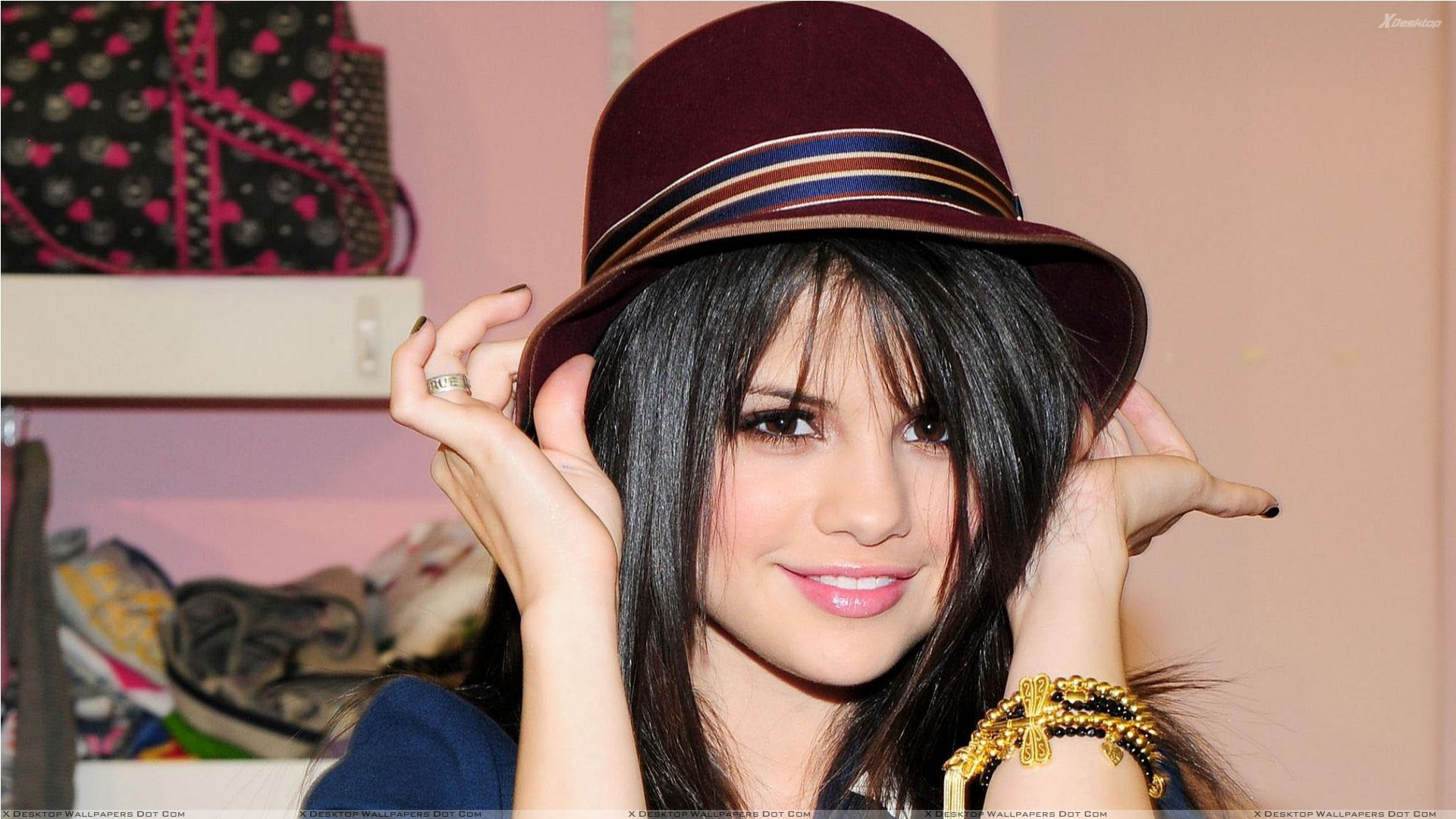 Beautiful Selena Gomez Face Wallpapers