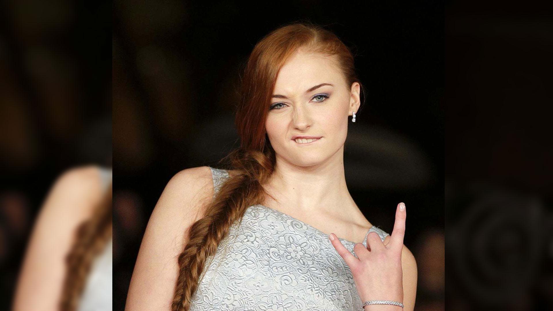 Beautiful Sophie Turner Wallpapers