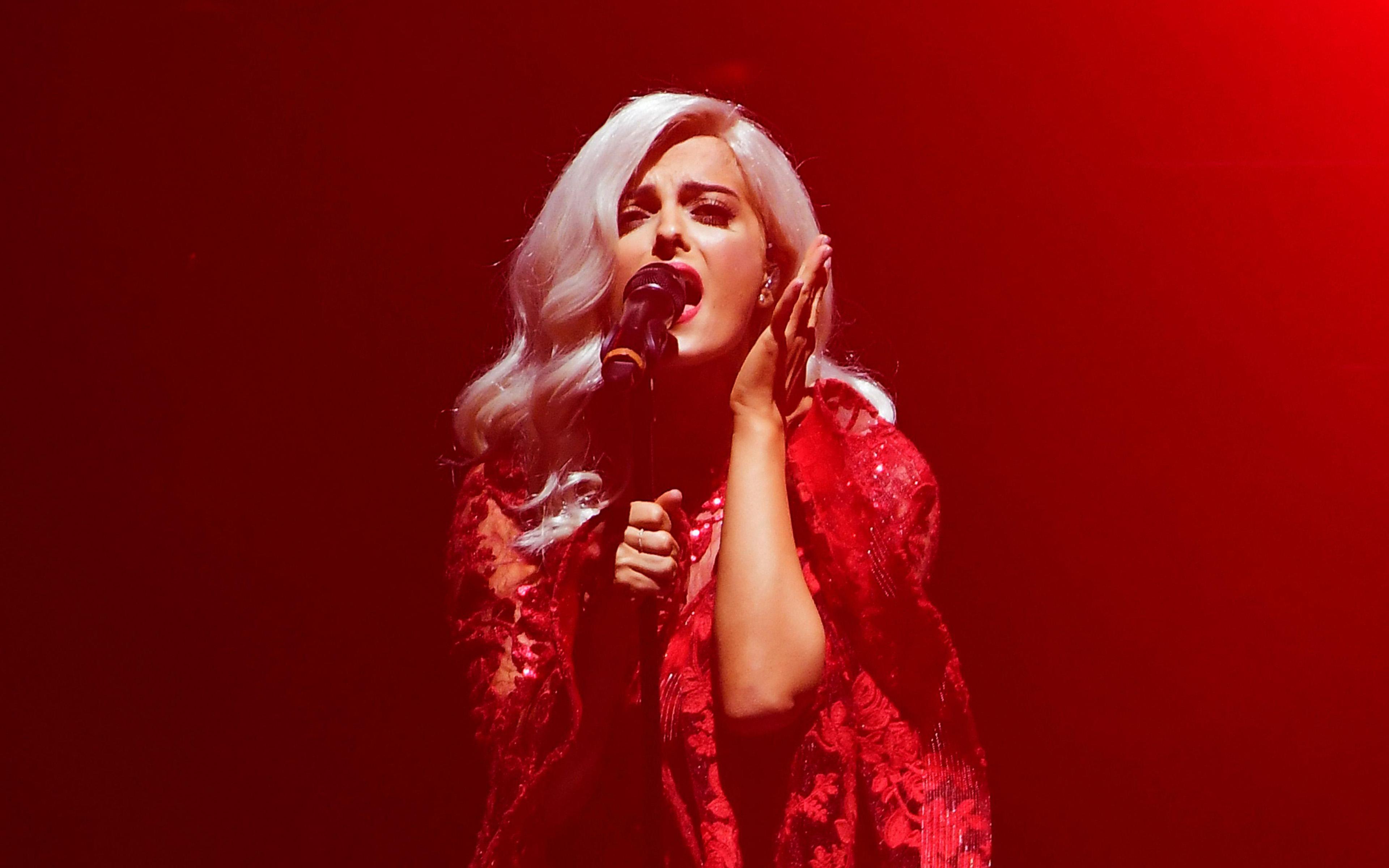 Bebe Rexha Live Performace Wallpapers