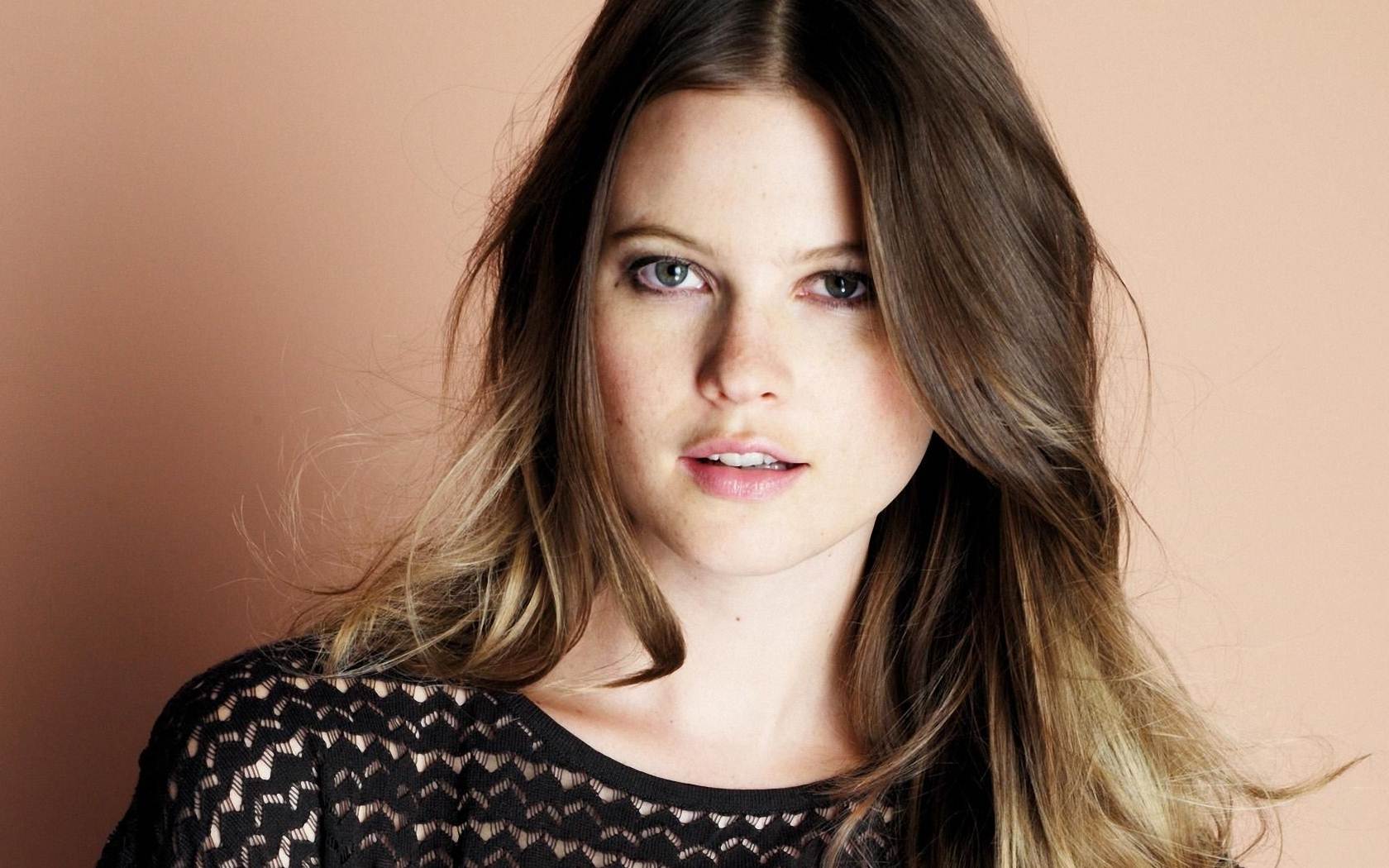 Behati Prinsloo Wallpapers