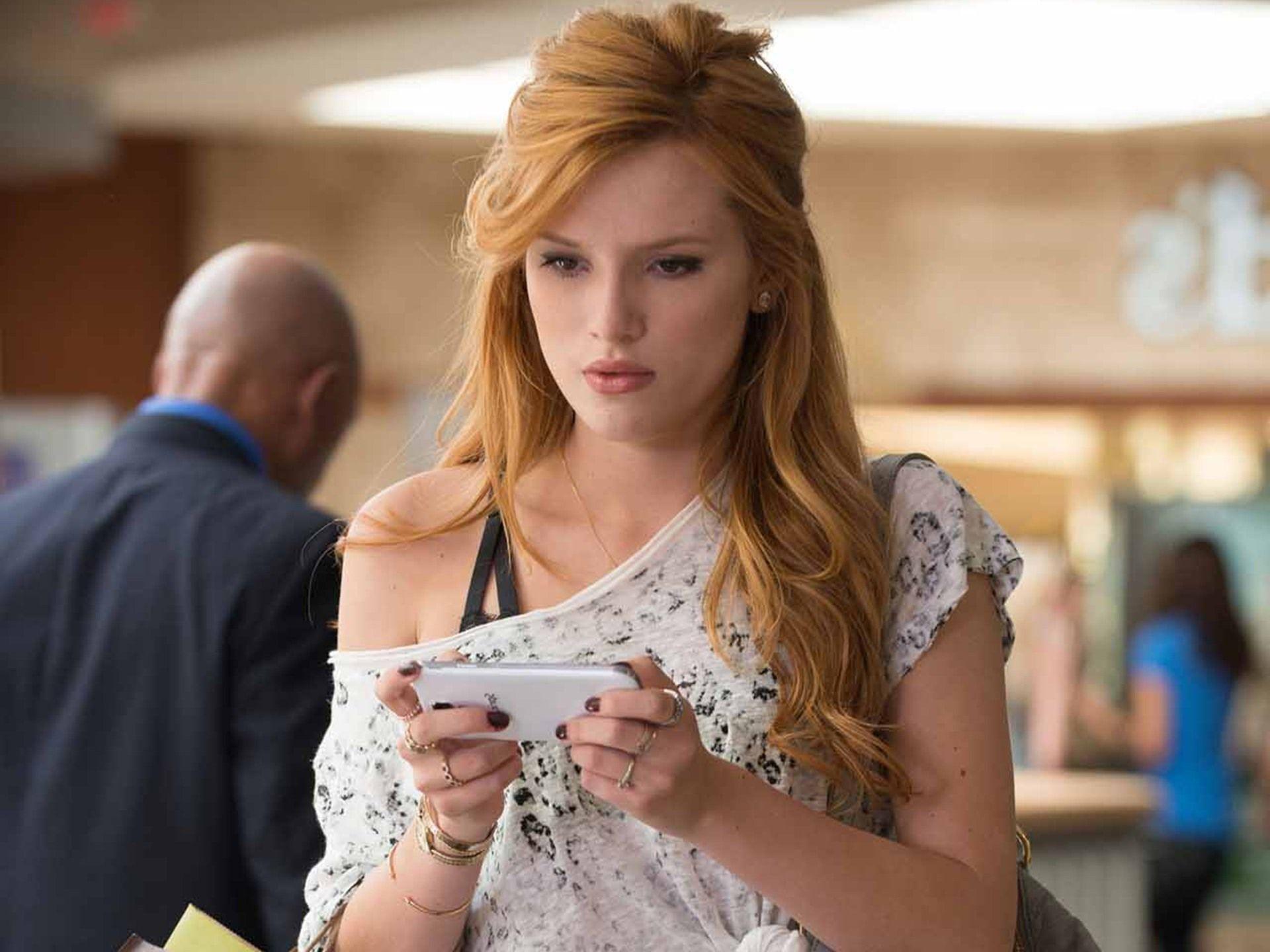 Bella Thorne 2017 Wallpapers