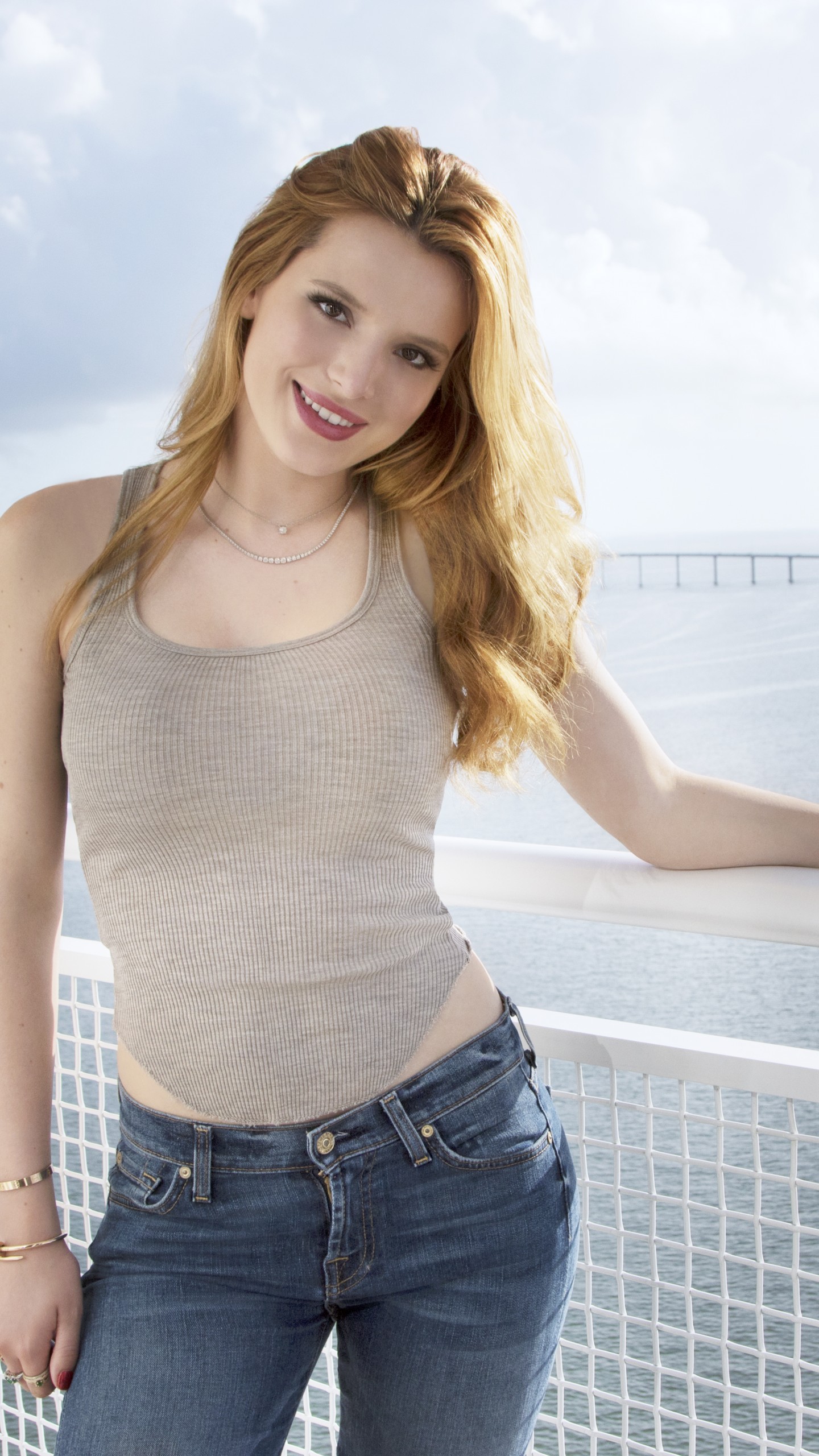 Bella Thorne 2019 Wallpapers