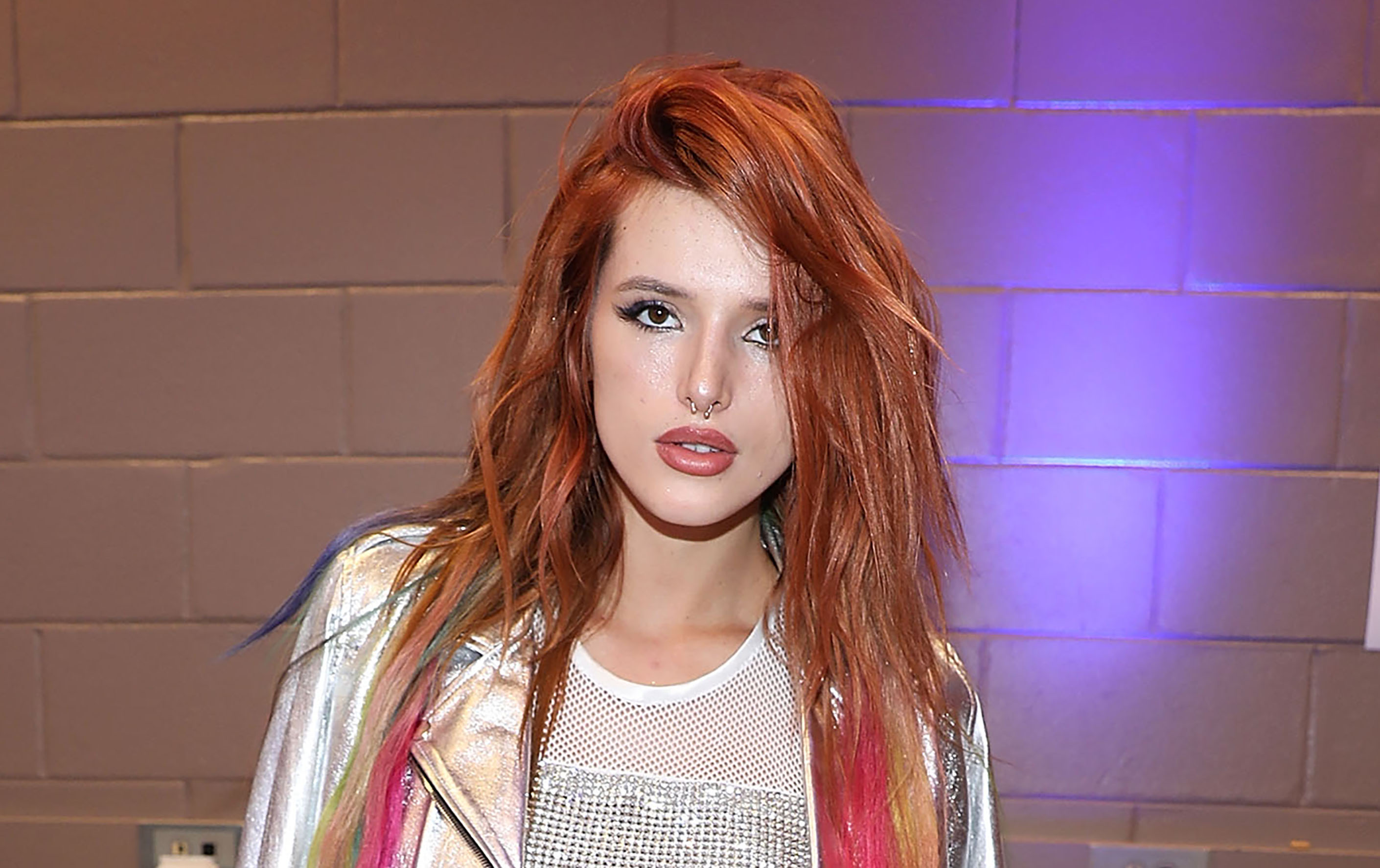 Bella Thorne Cute 2017 Wallpapers