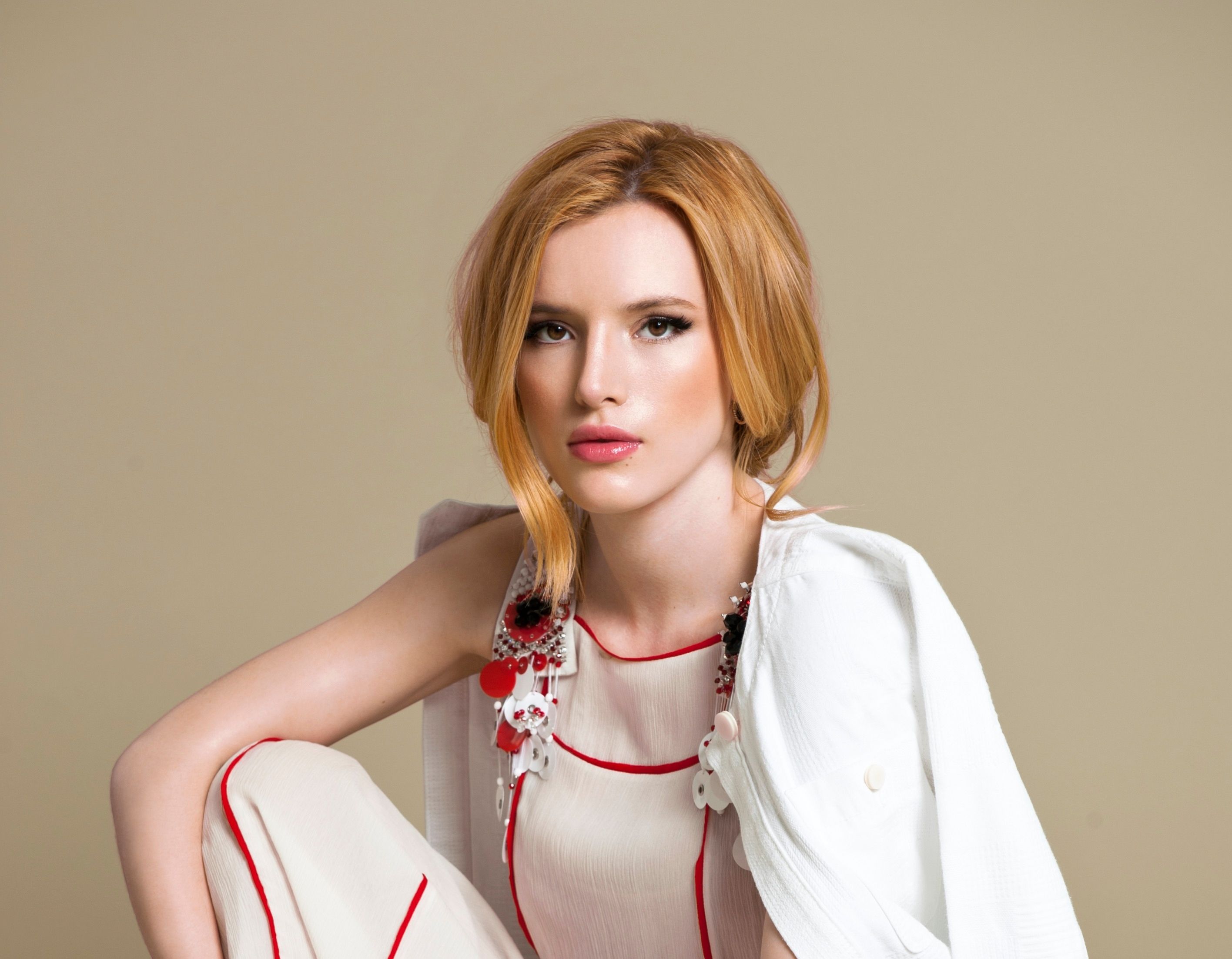 Bella Thorne Latest Wallpapers