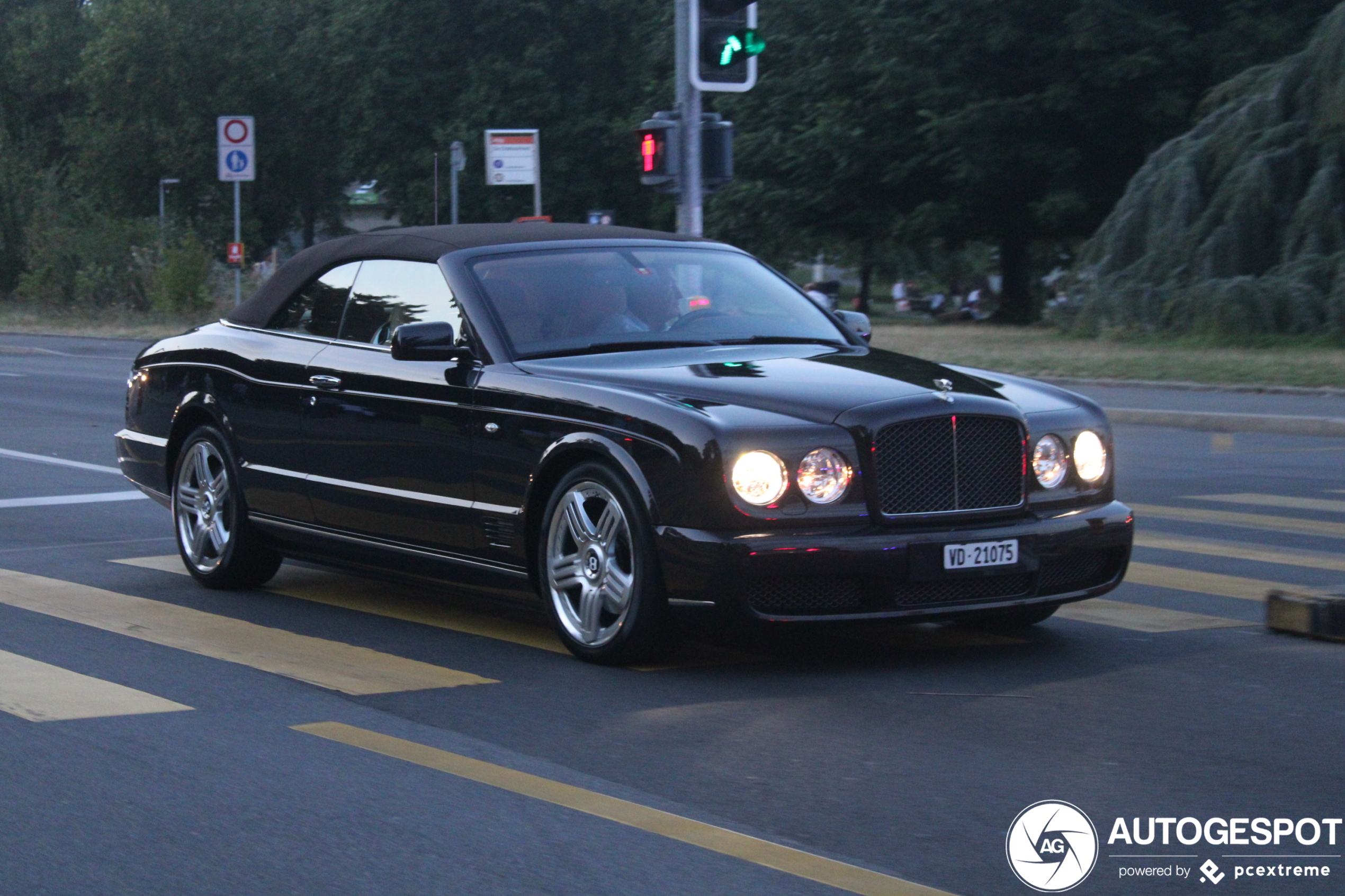 Bentley Azure Wallpapers