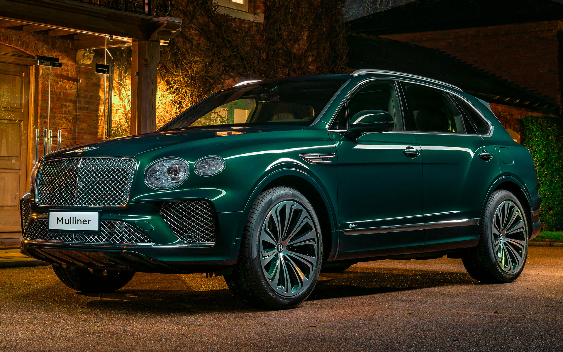 Bentley Bentayga Hybrid Wallpapers