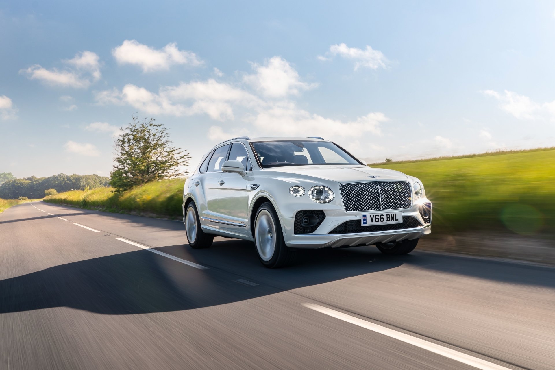 Bentley Bentayga Hybrid Wallpapers