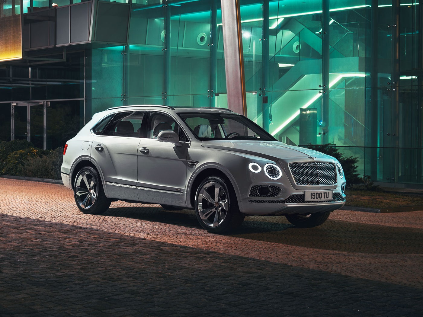 Bentley Bentayga Hybrid Wallpapers