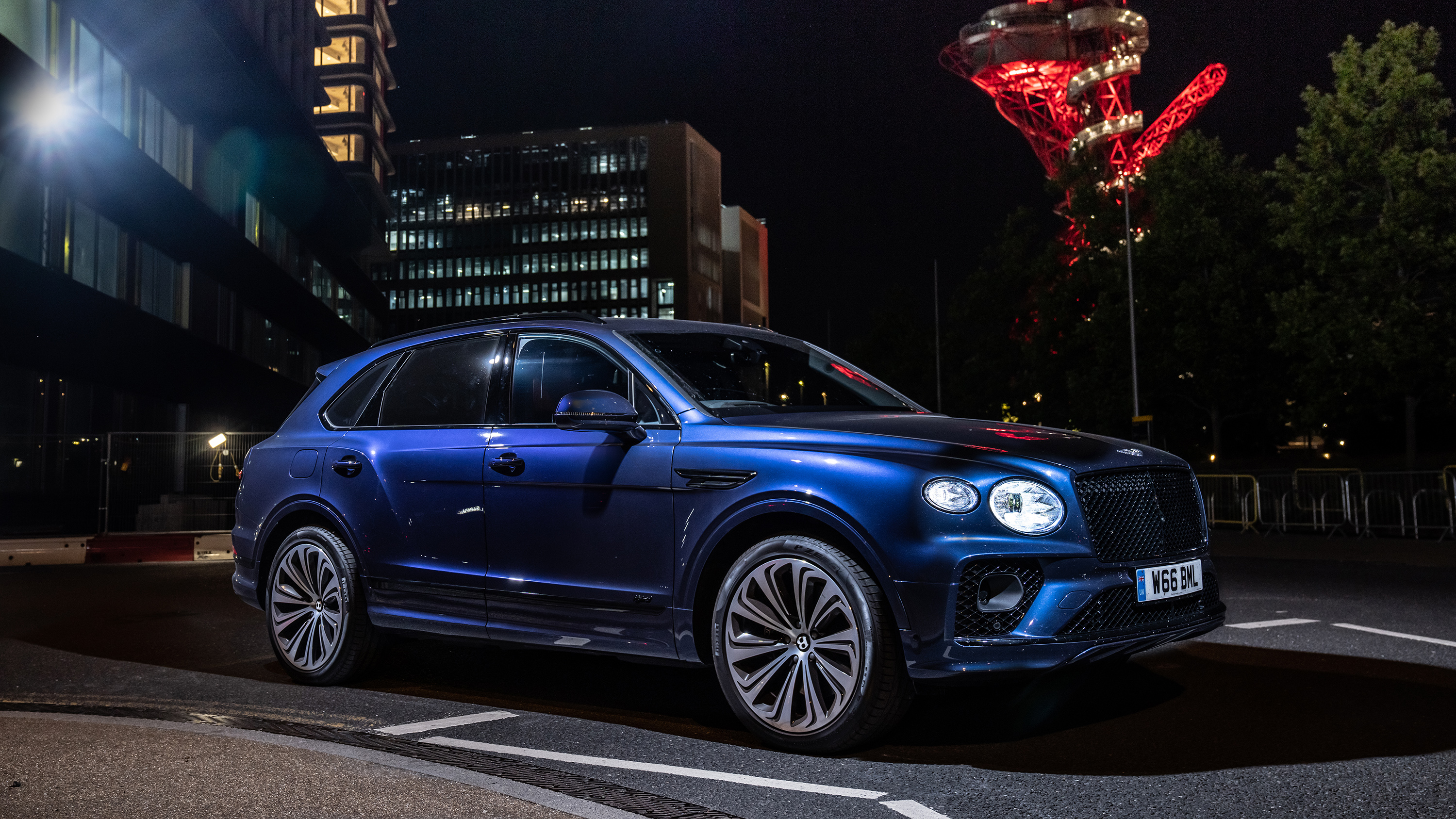 Bentley Bentayga Hybrid Wallpapers