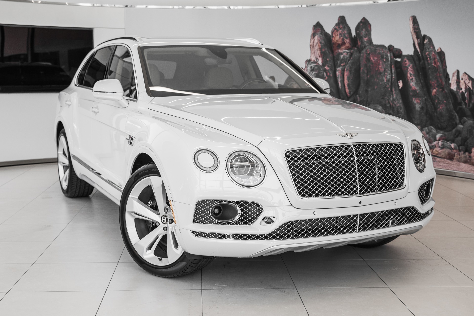 Bentley Bentayga Hybrid Wallpapers