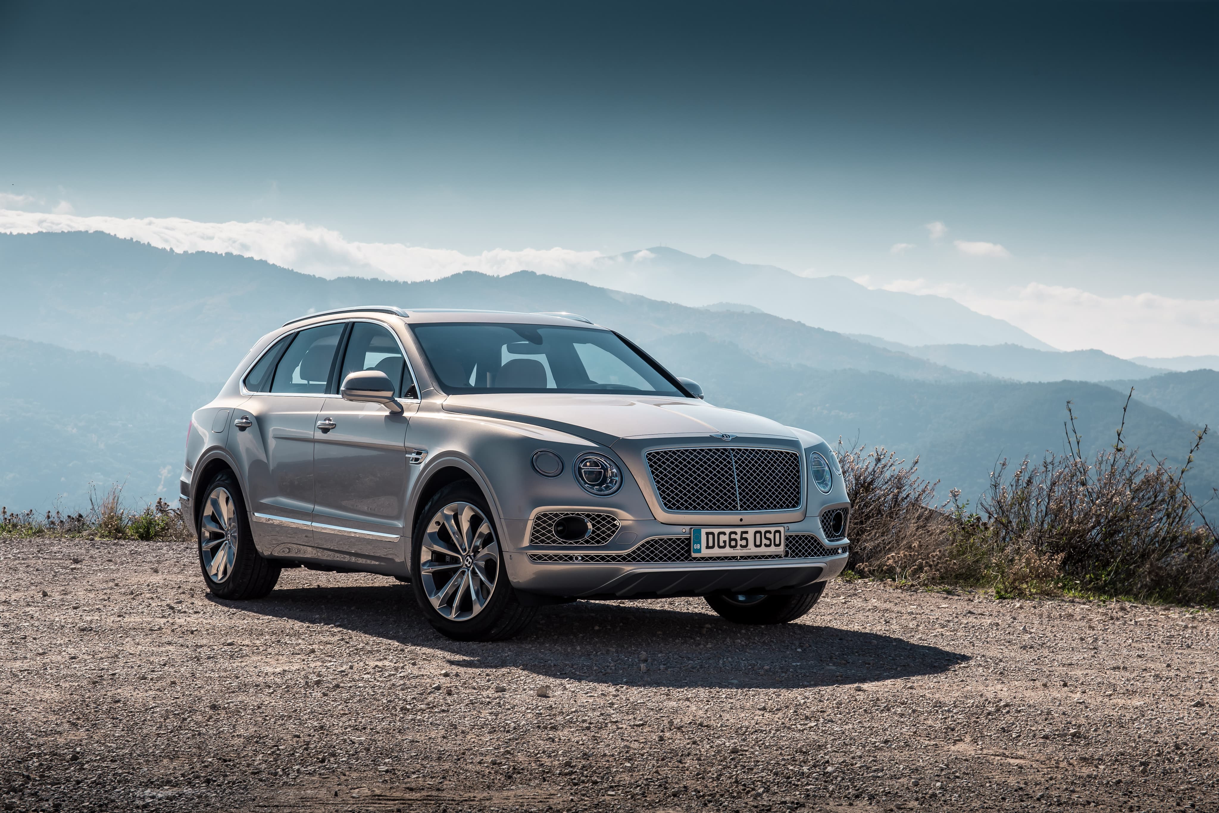 Bentley Bentayga Hybrid Wallpapers