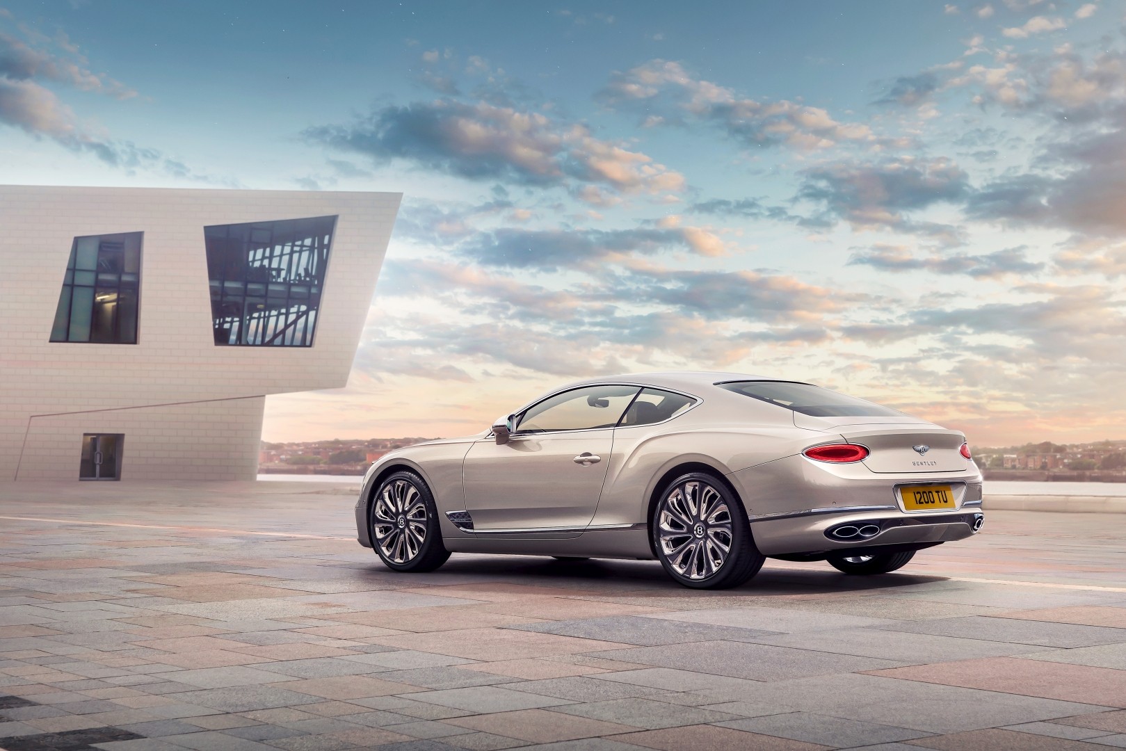 Bentley Continental Gt 2017 Rear Wallpapers