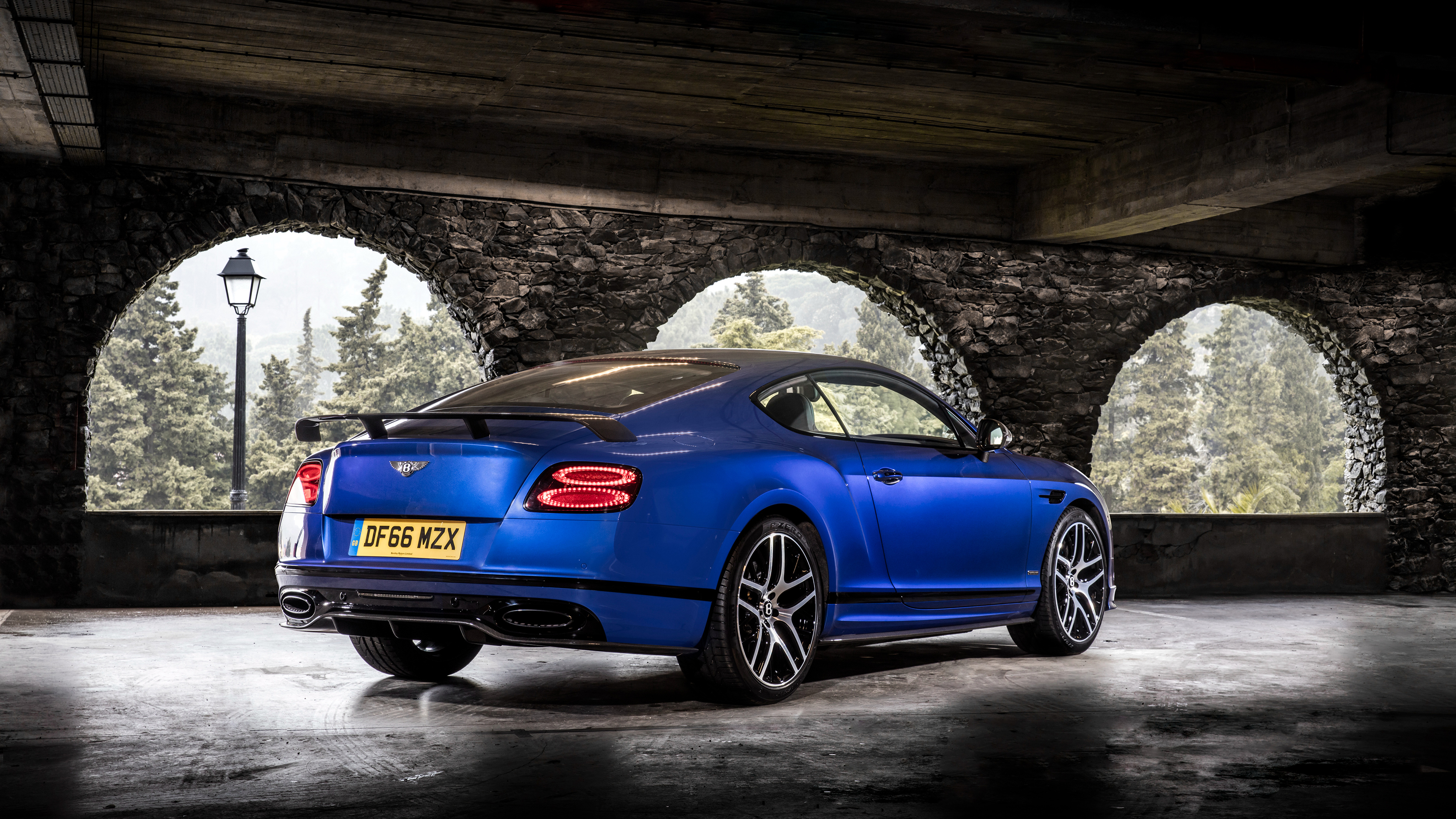 Bentley Continental Supersports Wallpapers