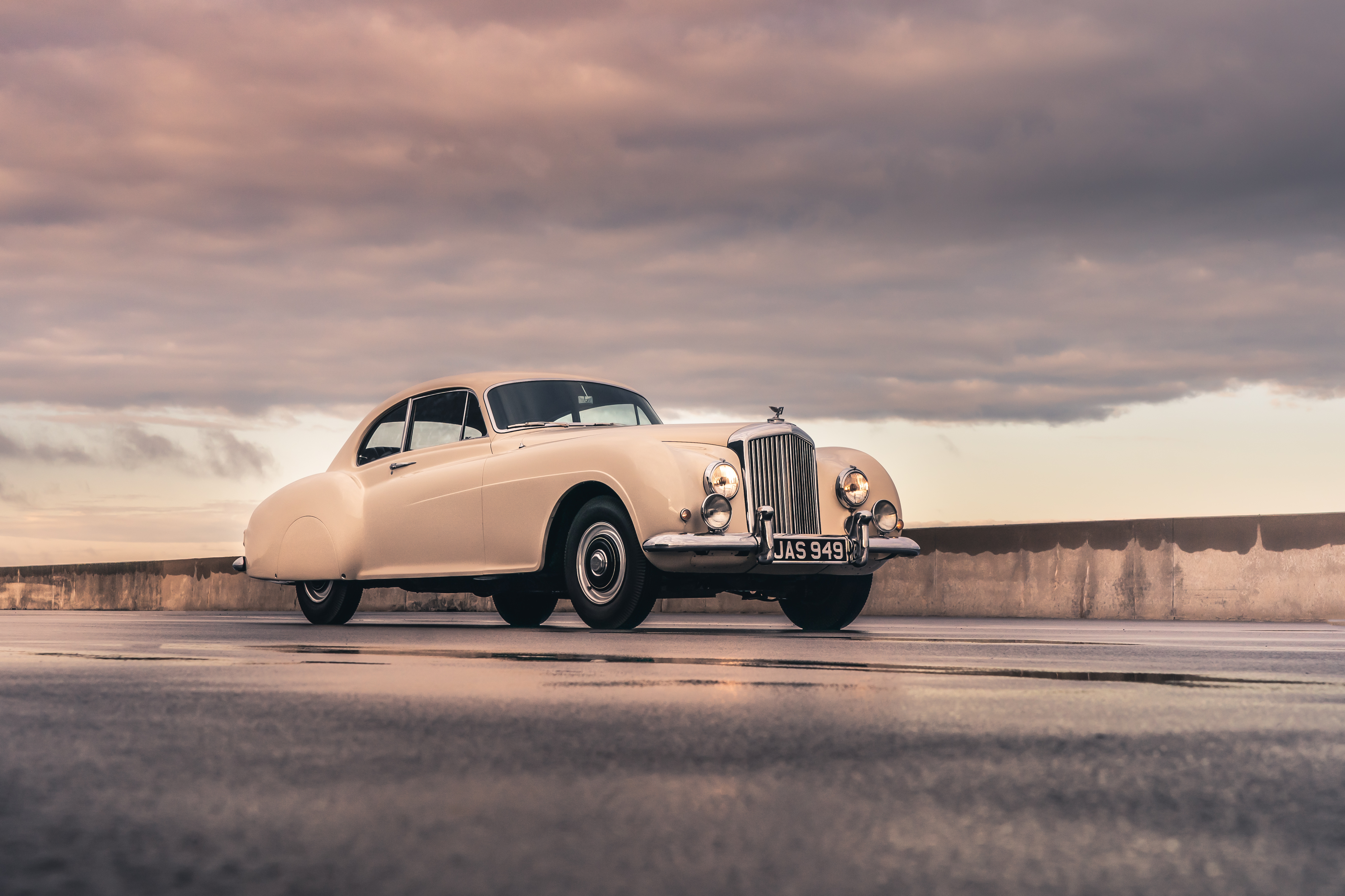 Bentley R Type Continental Wallpapers