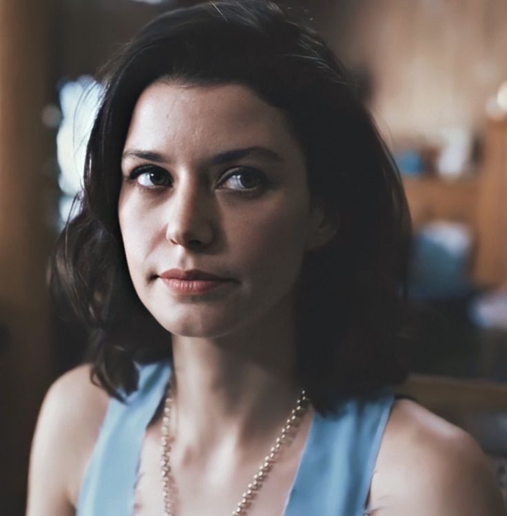 Beren Saat In The Gift Wallpapers