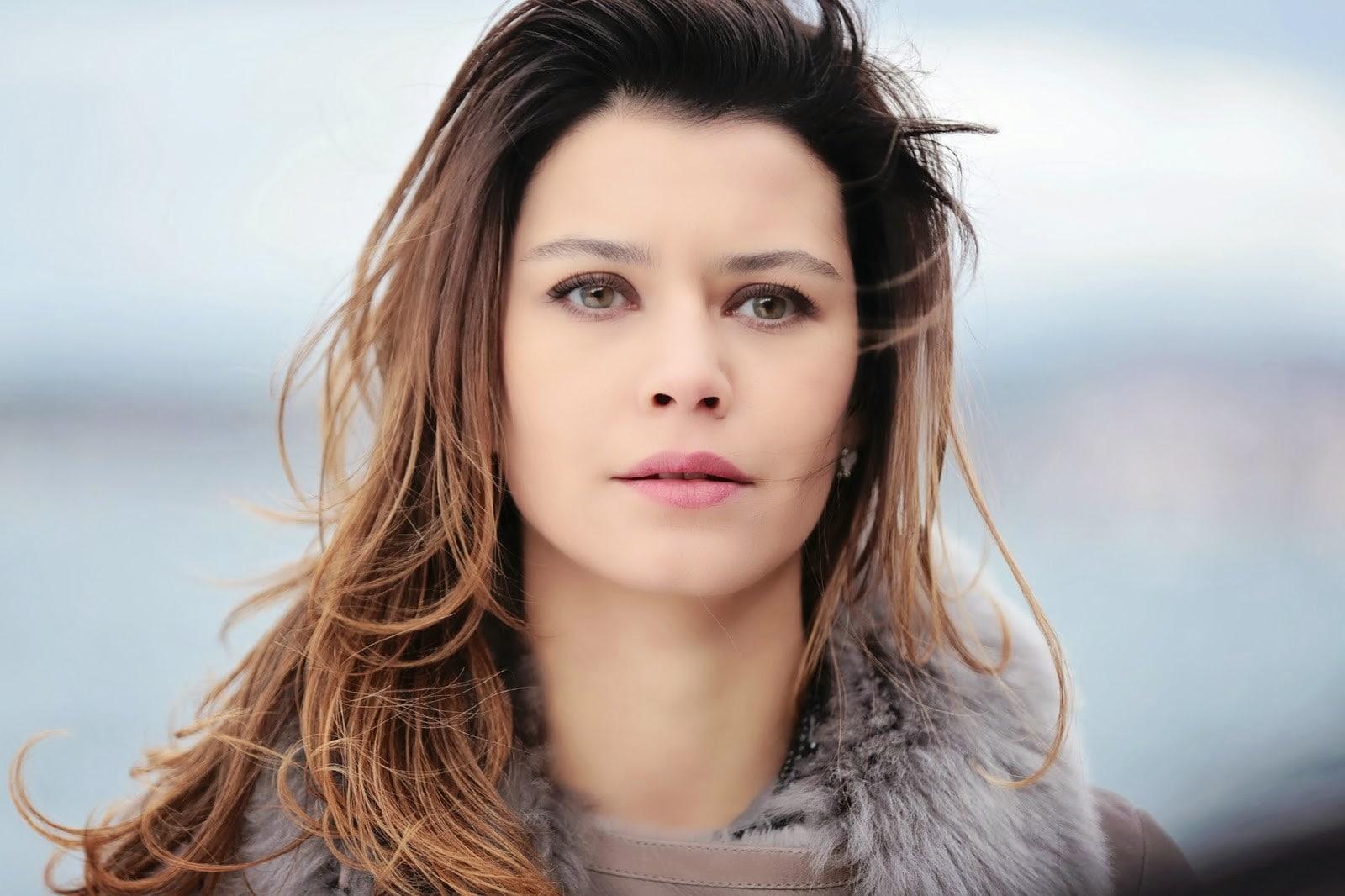 Beren Saat In The Gift Wallpapers