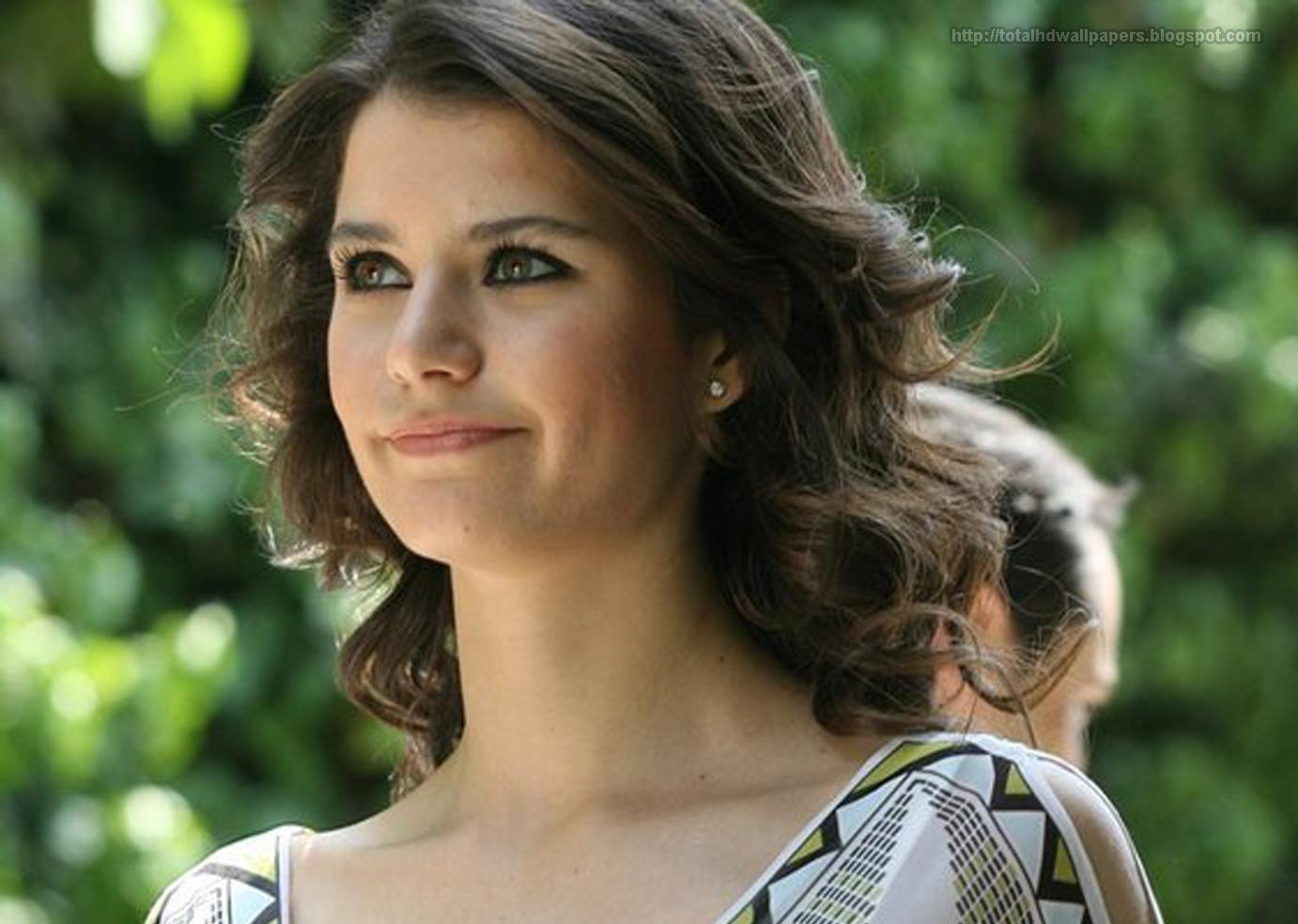 Beren Saat In The Gift Wallpapers