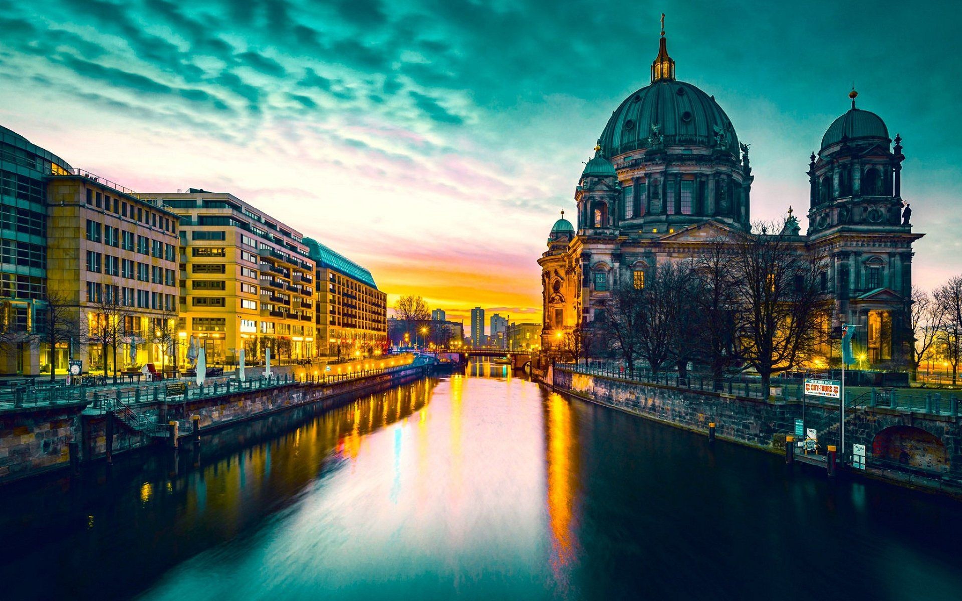 Berlin Contact Paper Wallpapers