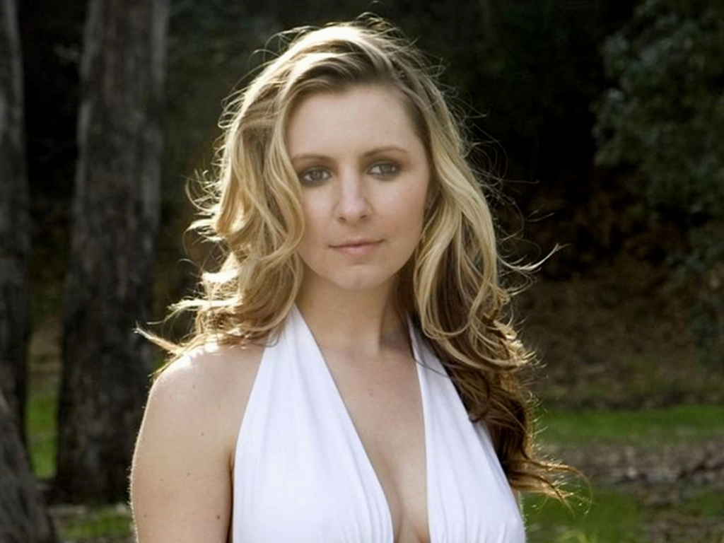 Beverley Mitchell Wallpapers