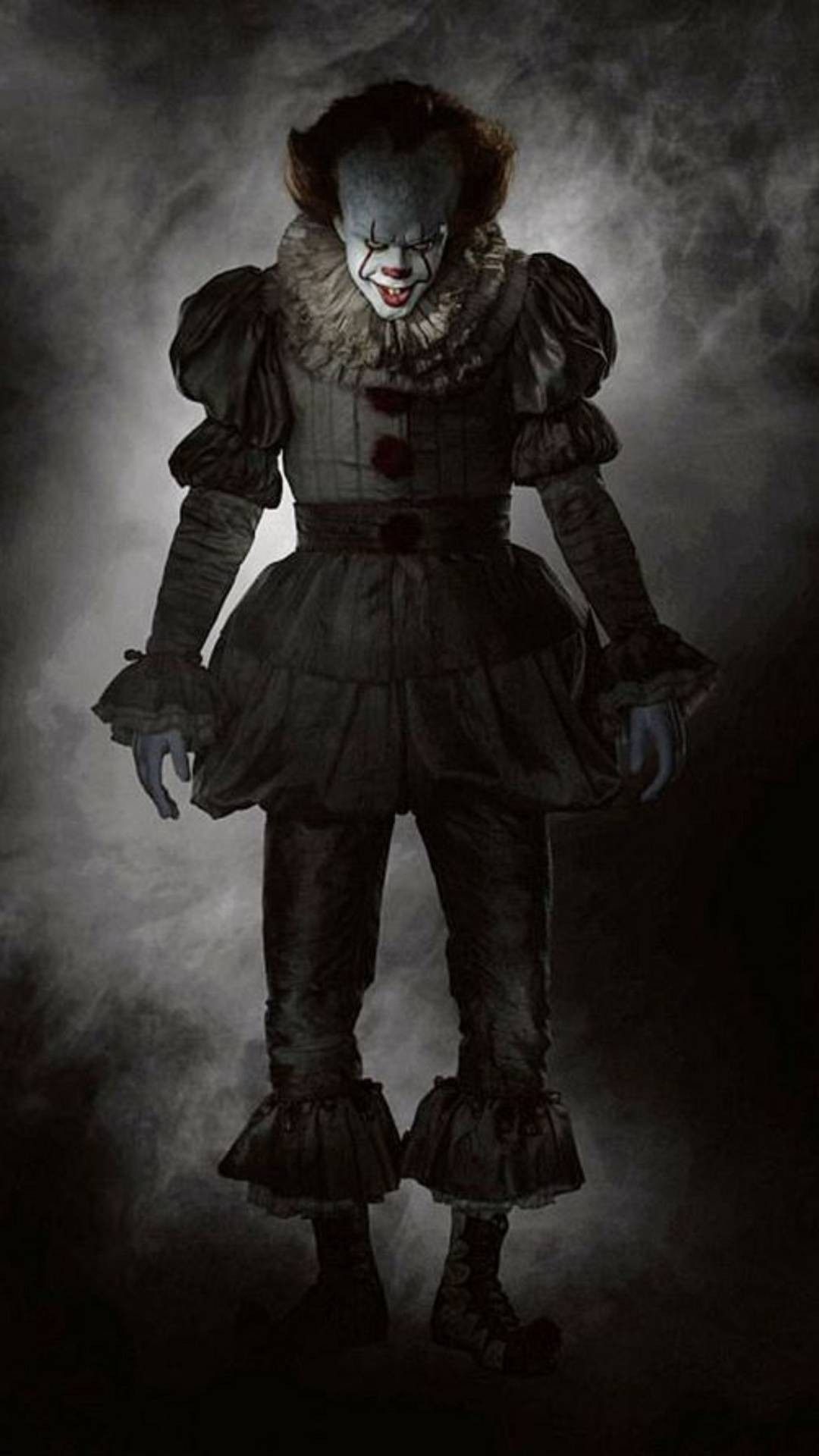 Bill Skarsgard As Pennywise In Movie It Wallpapers