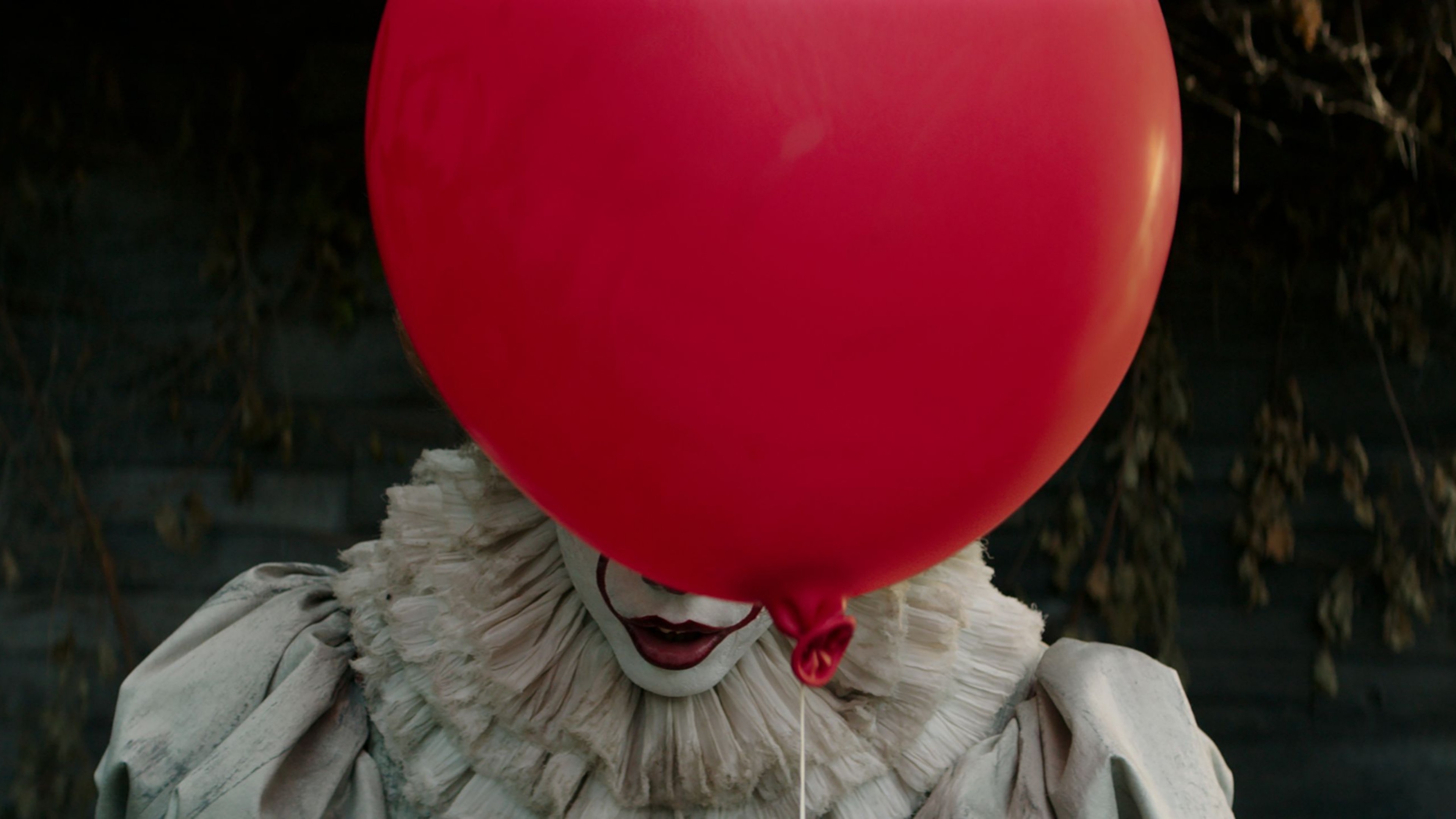 Bill Skarsgard As Pennywise In Movie It Wallpapers