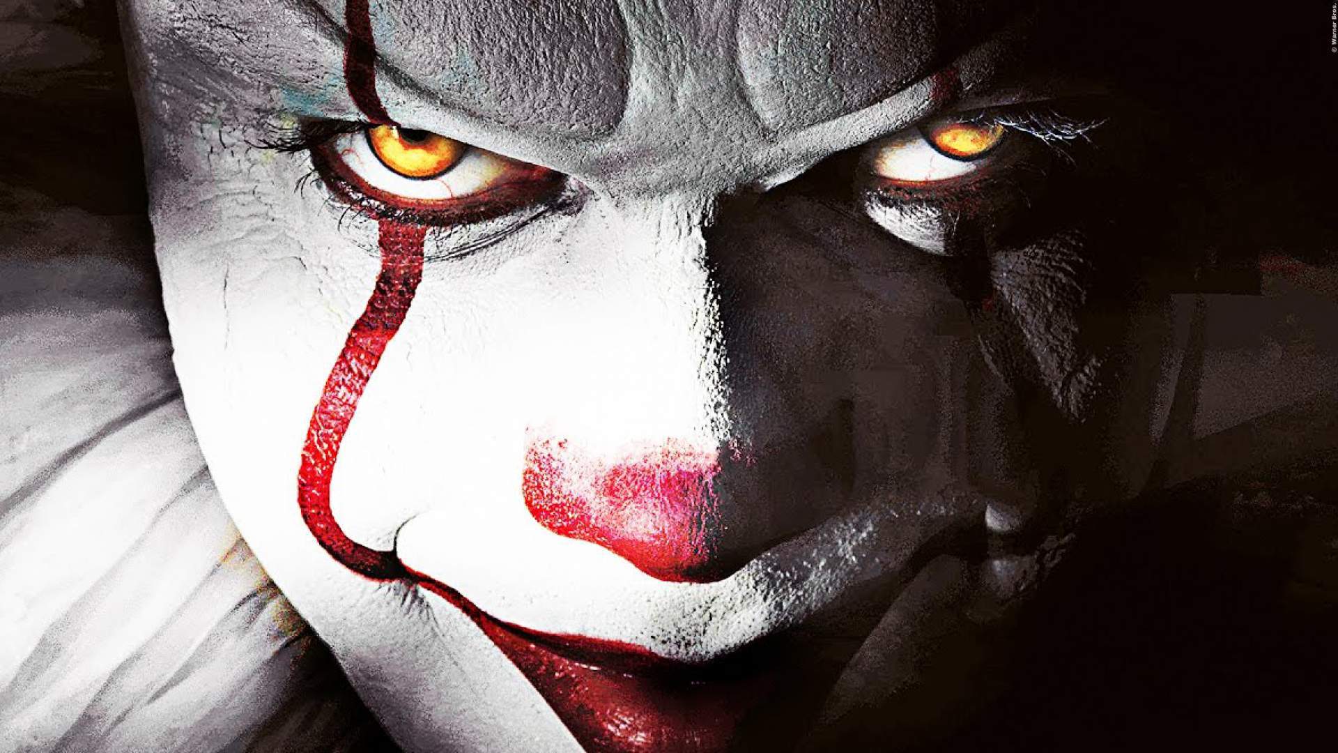 Bill Skarsgard As Pennywise In Movie It Wallpapers