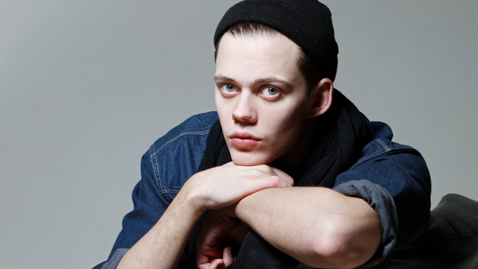 Bill Skarsgard As Pennywise In Movie It Wallpapers