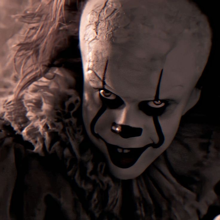 Bill Skarsgard As Pennywise In Movie It Wallpapers