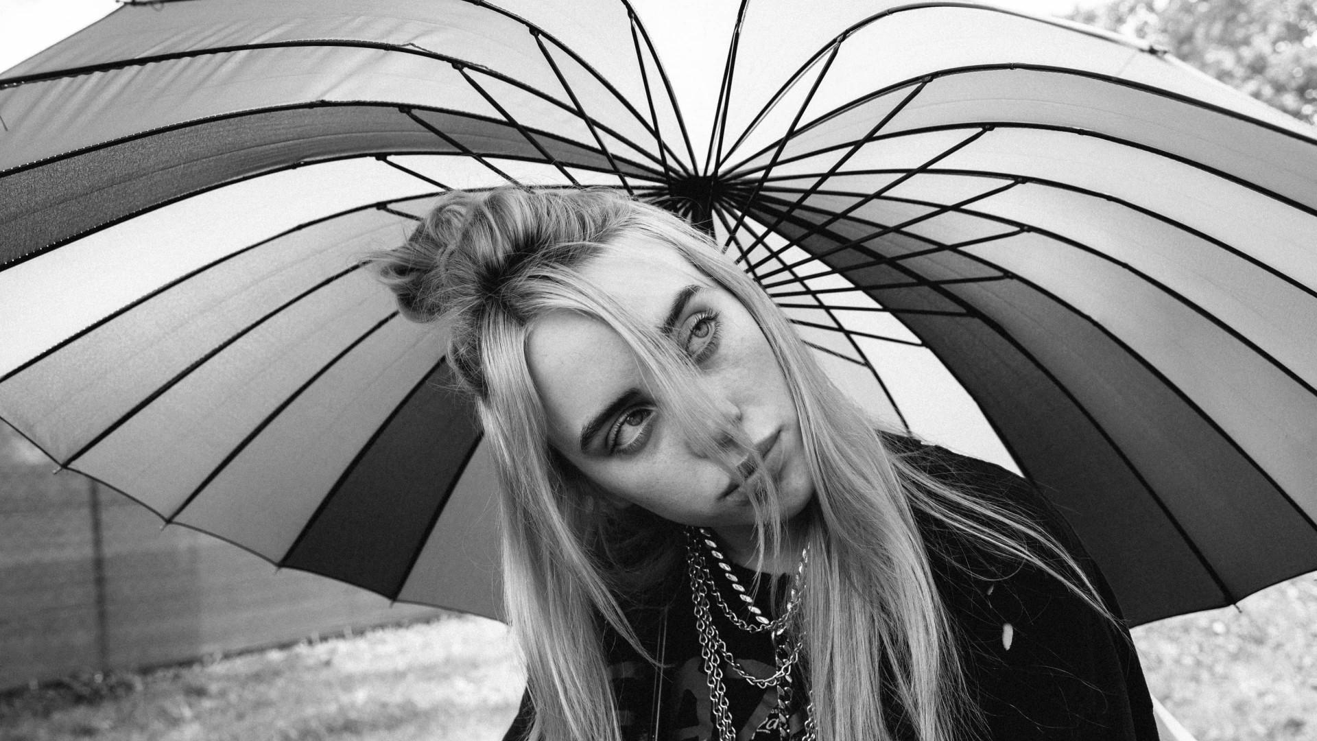 Billie Eilish Black and White 2020 Wallpapers