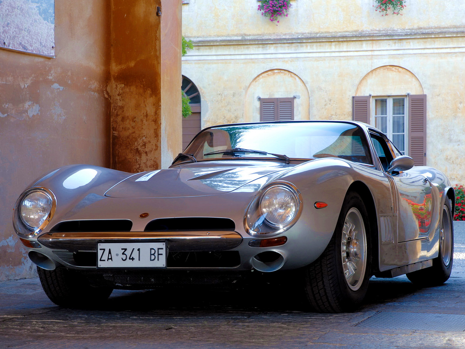 Bizzarrini 5300 Gt Strada Wallpapers