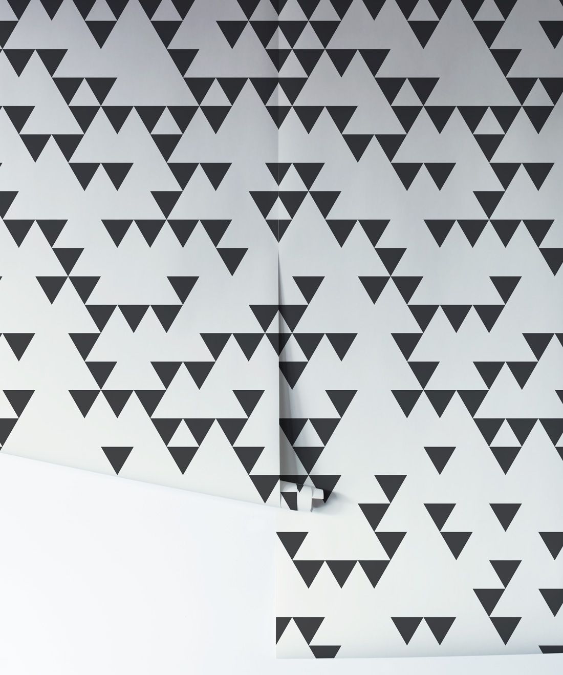 Black &Amp; White Triangle Pattern Wallpapers