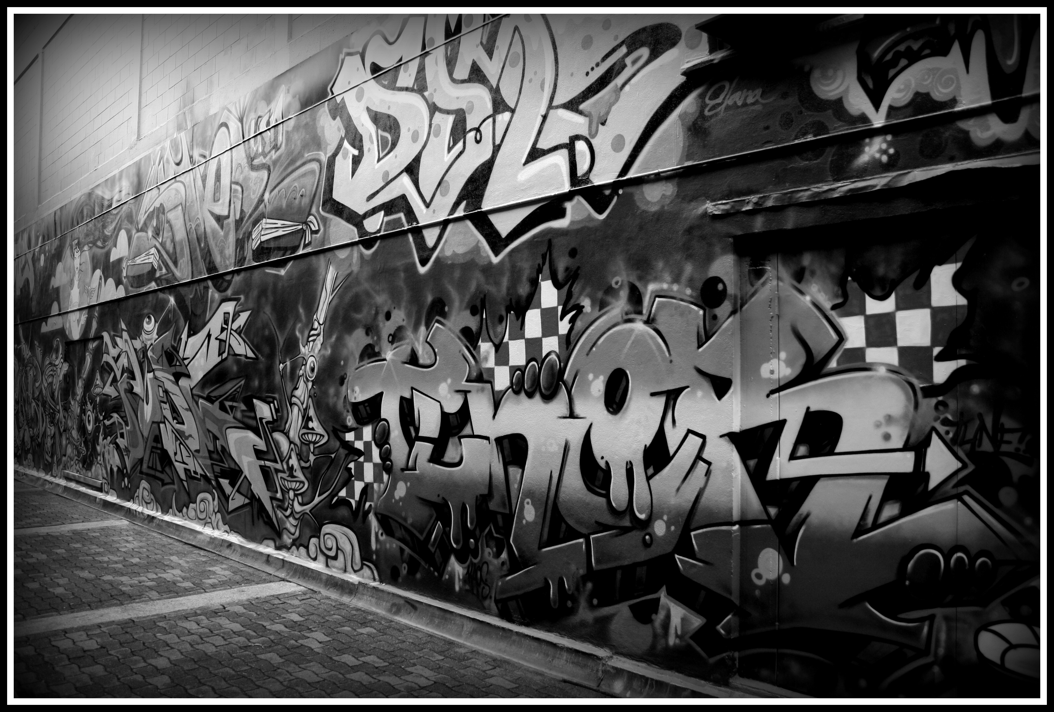 Black And White Graffiti Wallpapers