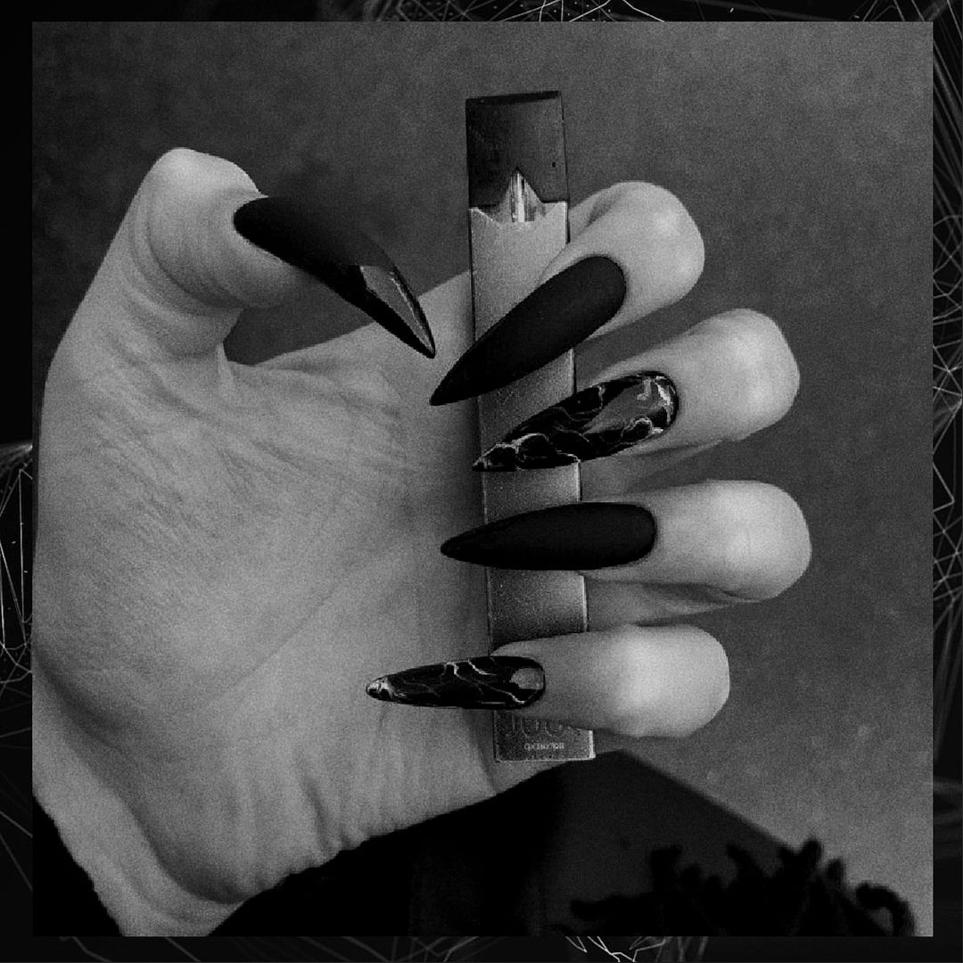 Black Nails Aesthetic Wallpapers