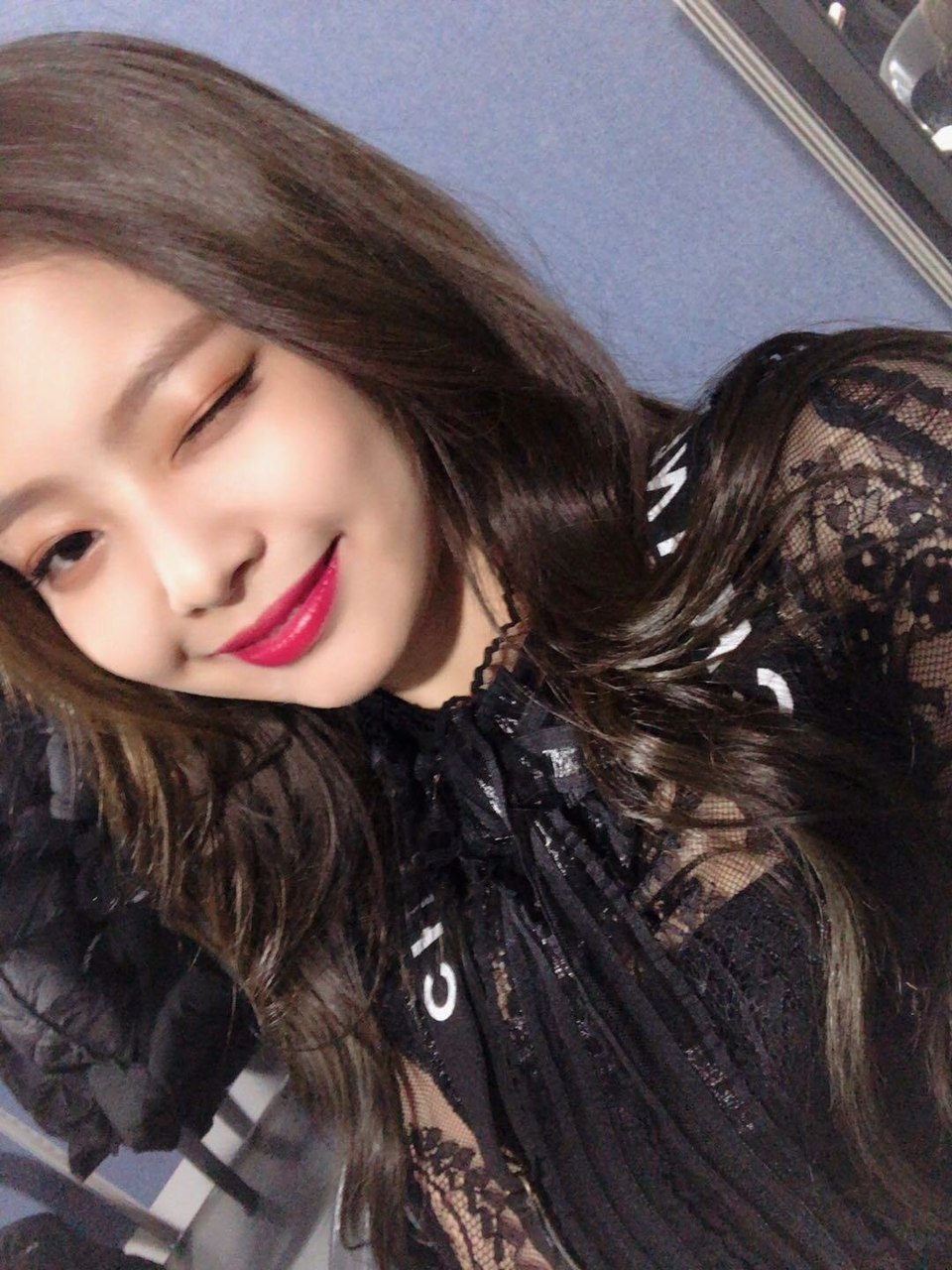 Blackpink Jennie Wink Pink Hair Wallpapers