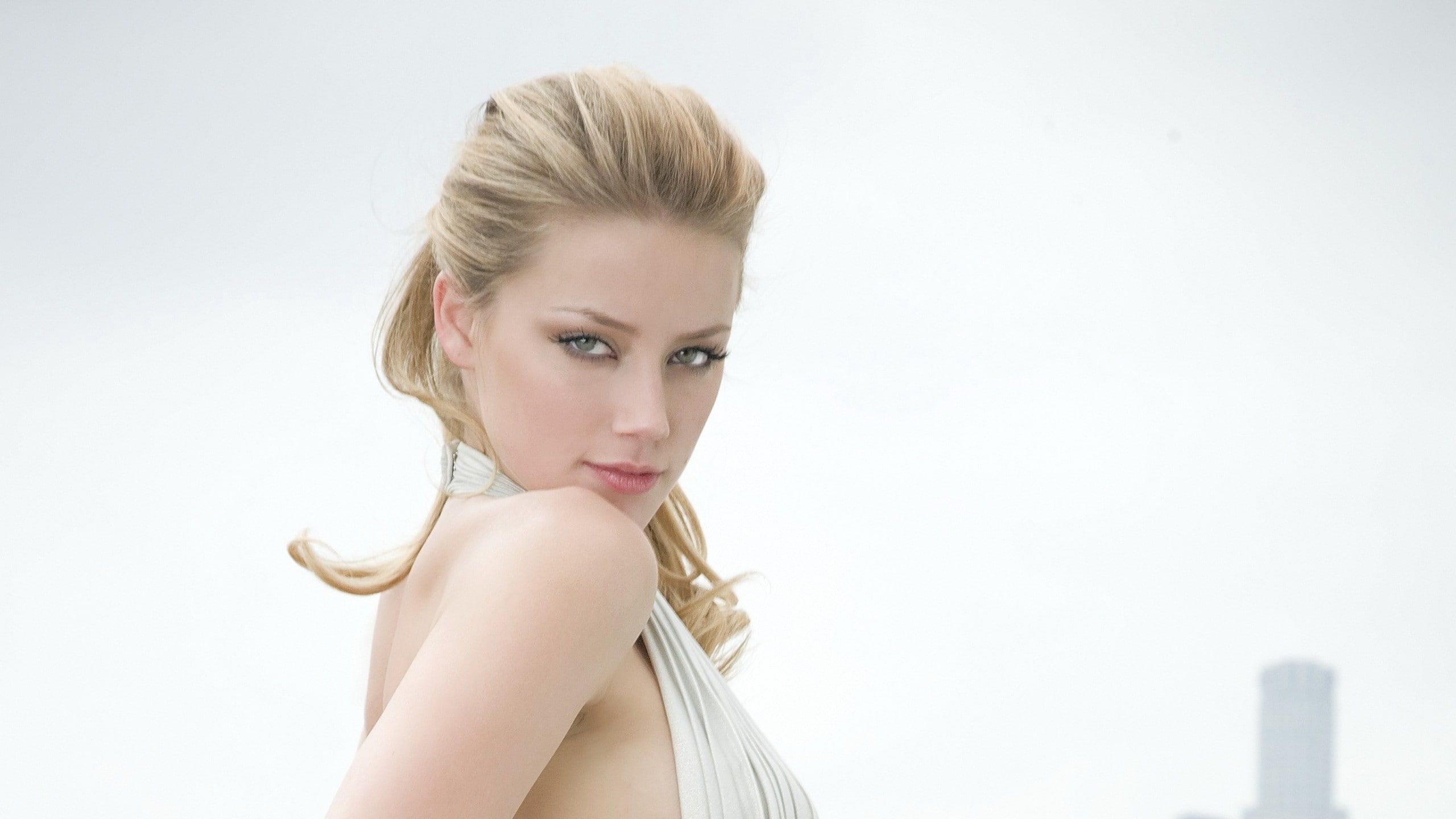Blonde Actress Amber Heard Blue Eyes Wallpapers